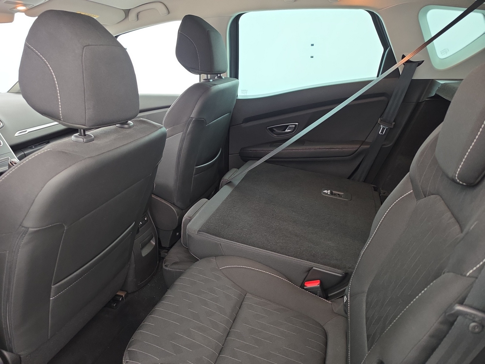 Vente en ligne Renault Scenic 4 Scenic TCe 115 FAP au prix de 14 999 €