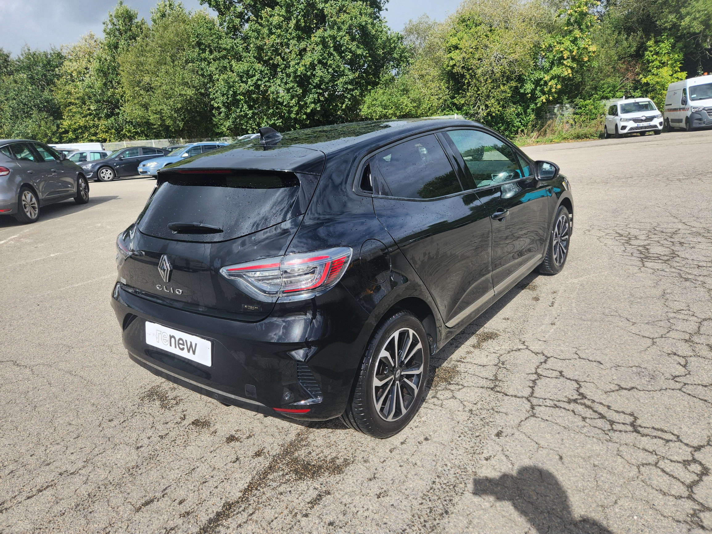 Vente en ligne Renault Clio 5 Clio E-Tech full hybrid 145 au prix de 18 499 €