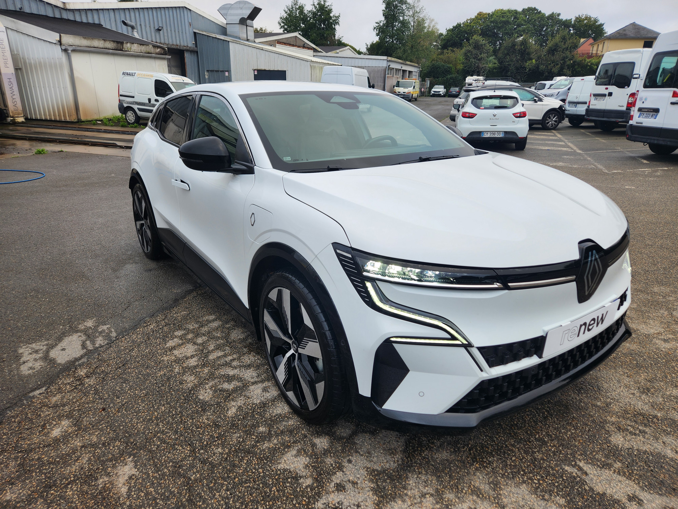 Vente en ligne Renault Megane E-Tech  EV60 220 ch super charge au prix de 26 999 €