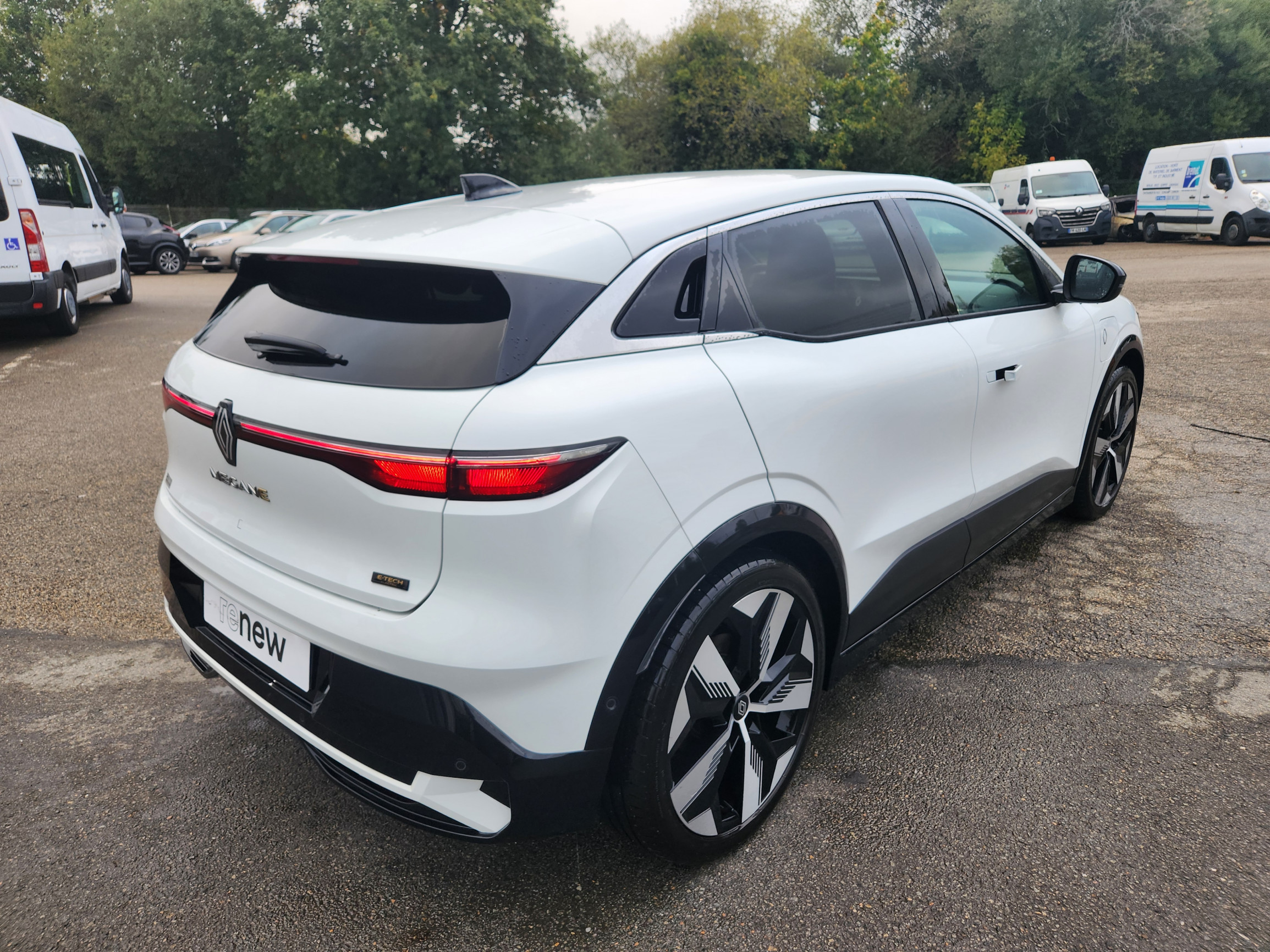 Vente en ligne Renault Megane E-Tech  EV60 220 ch super charge au prix de 26 999 €
