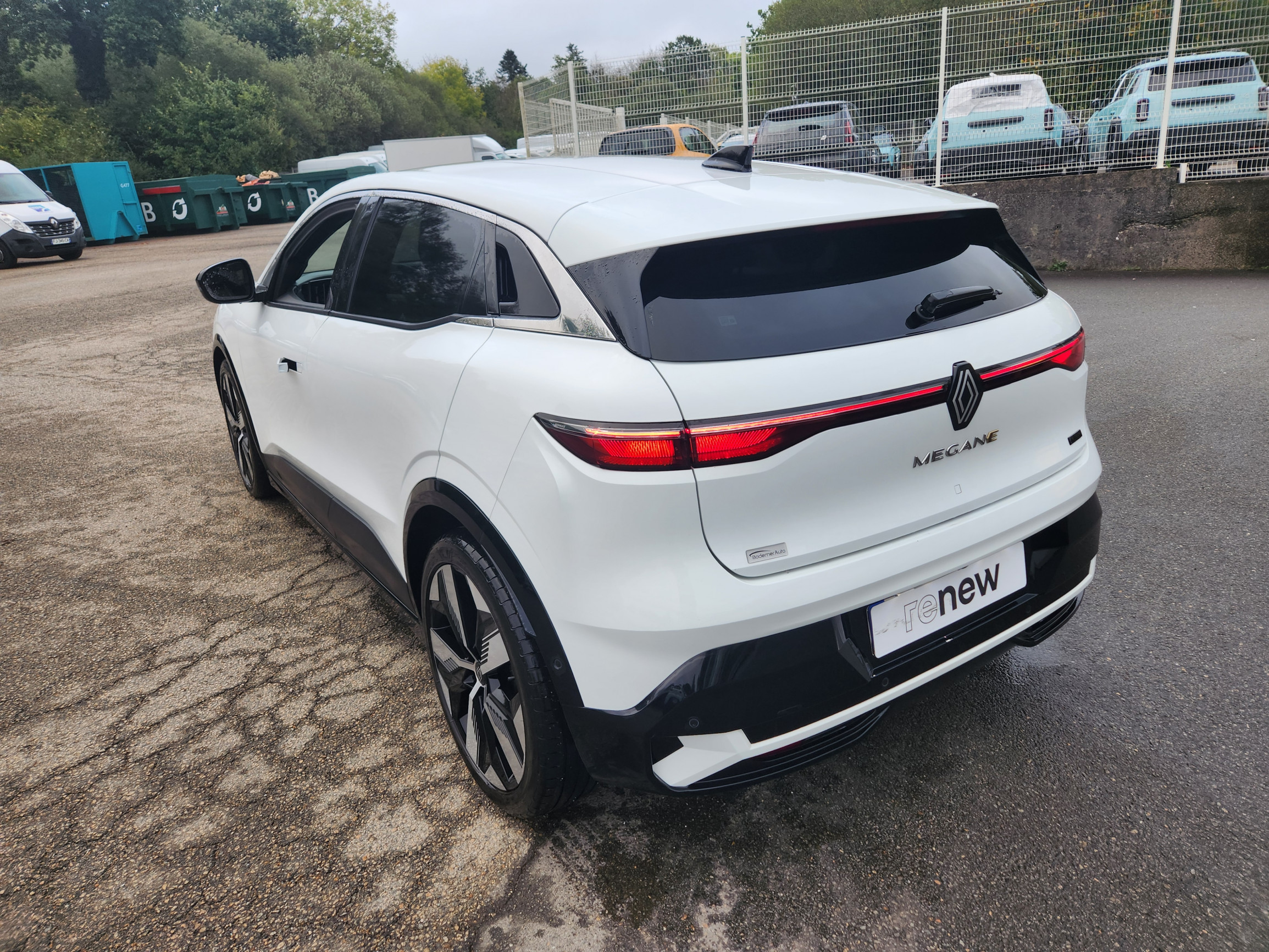 Vente en ligne Renault Megane E-Tech  EV60 220 ch super charge au prix de 26 999 €