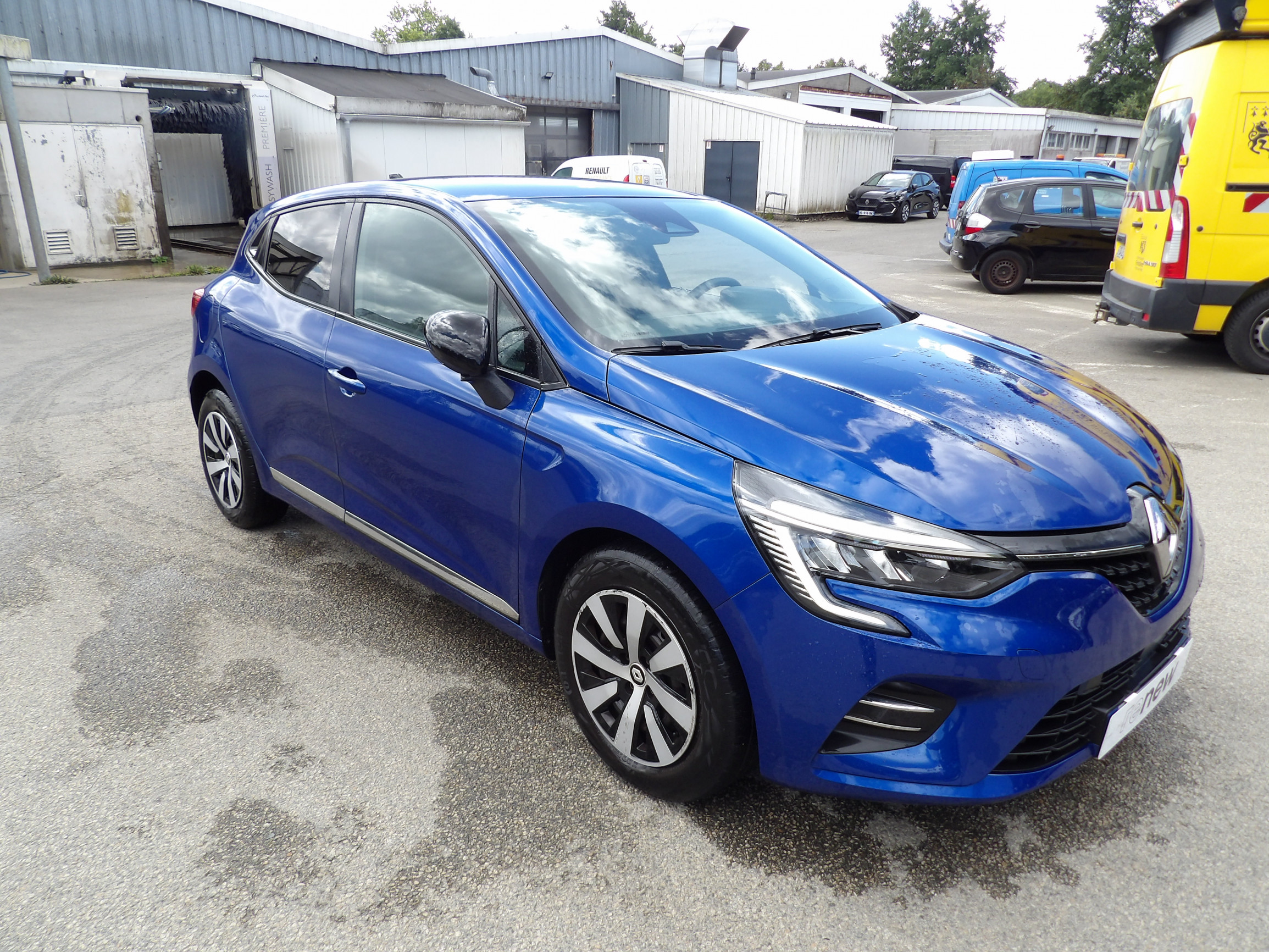 Vente en ligne Renault Clio 5 Clio TCe 90 au prix de 15 499 €