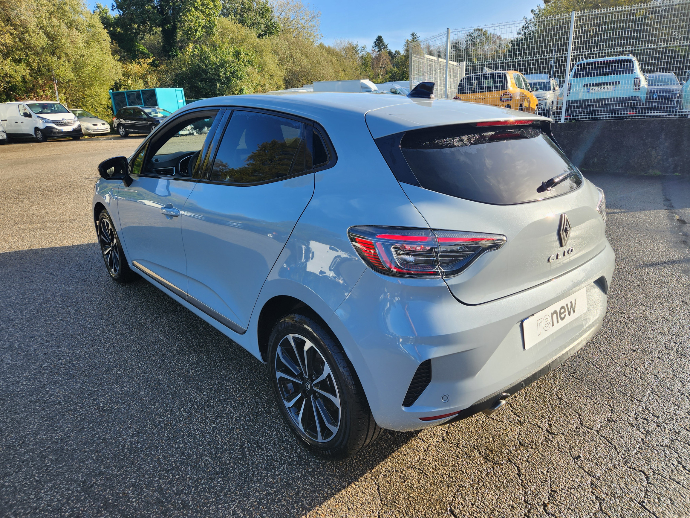 Vente en ligne Renault Clio 5 Clio TCe 90 au prix de 16 899 €