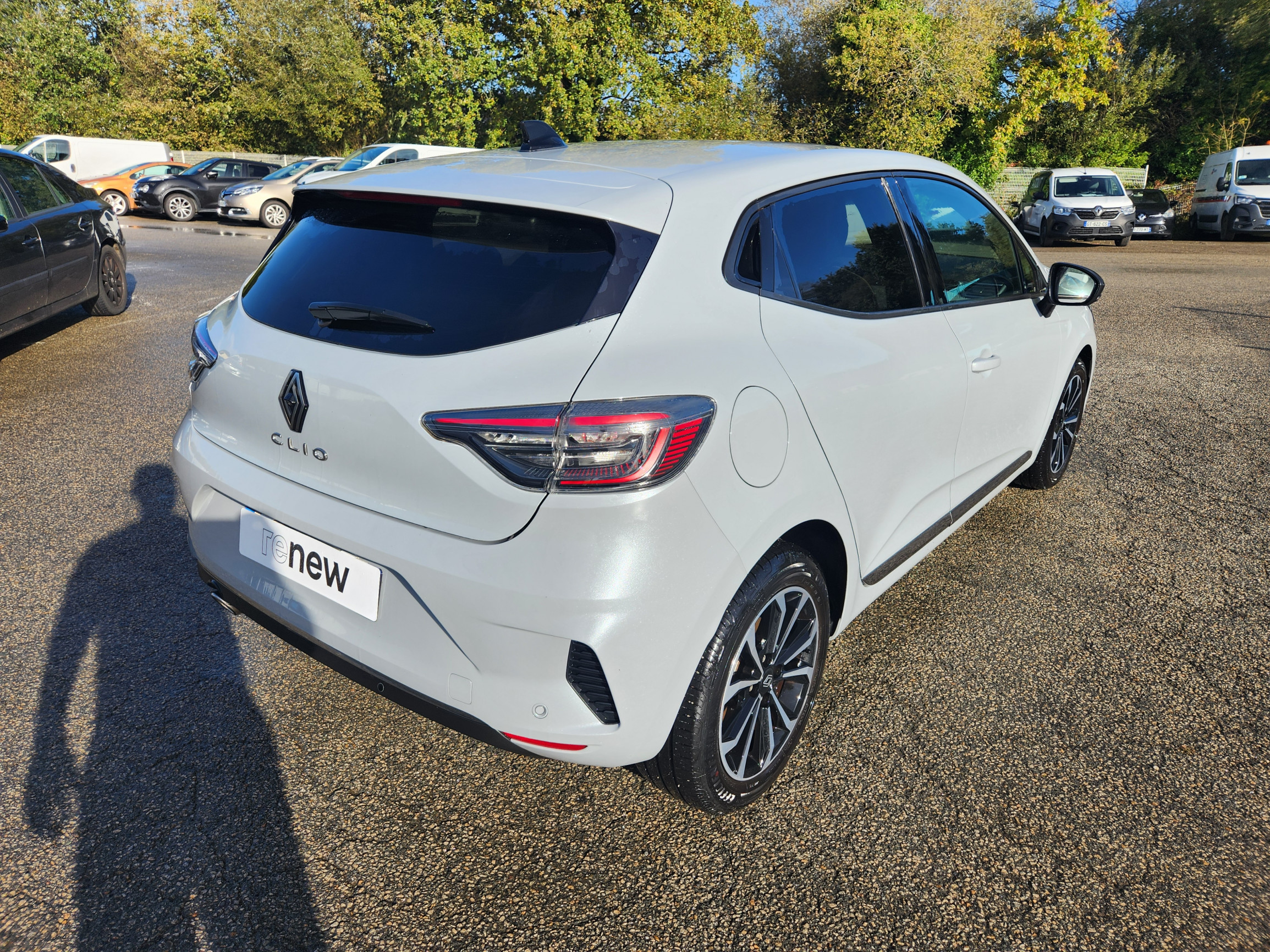Vente en ligne Renault Clio 5 Clio TCe 90 au prix de 16 899 €