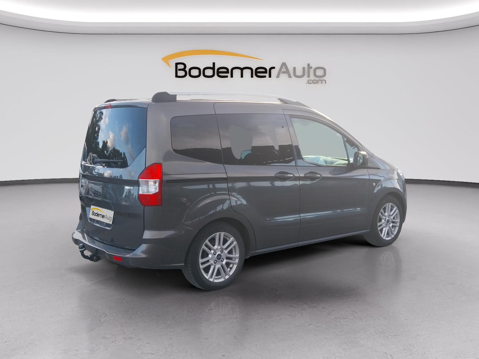 Vente en ligne Ford Tourneo Courier  1.0 EcoBoost 100 au prix de 12 999 €