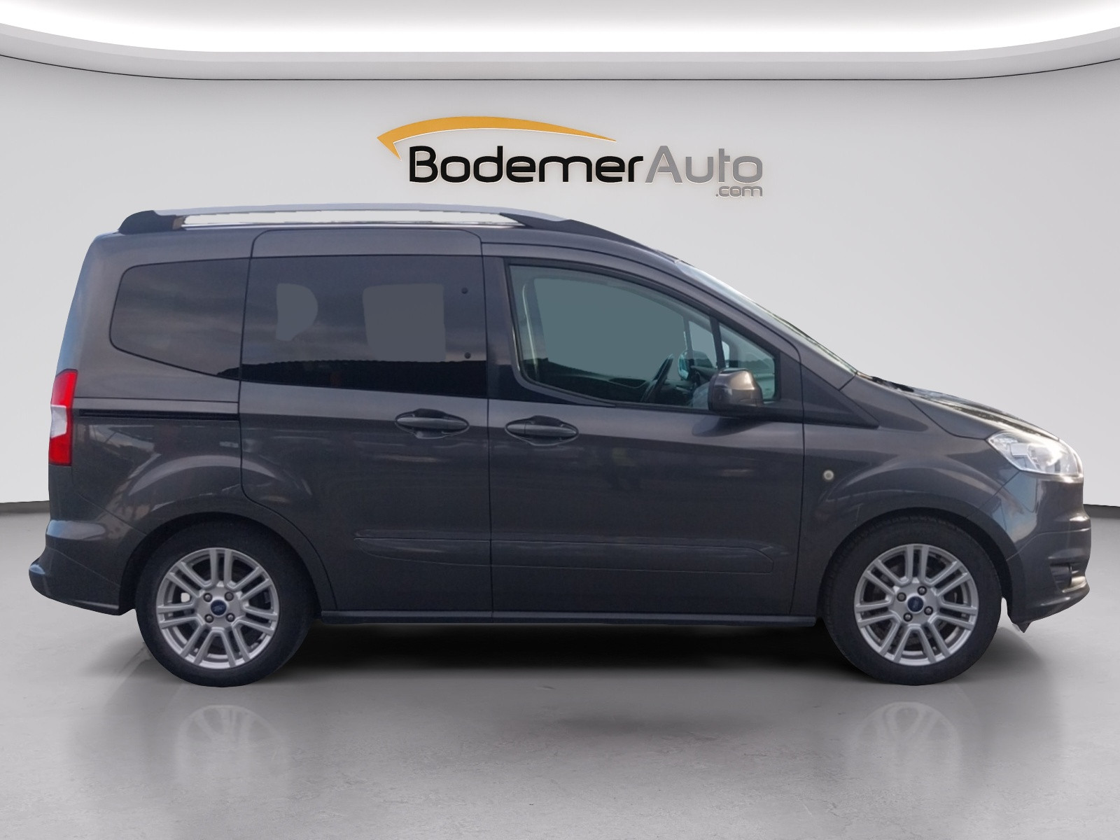 Vente en ligne Ford Tourneo Courier  1.0 EcoBoost 100 au prix de 12 999 €