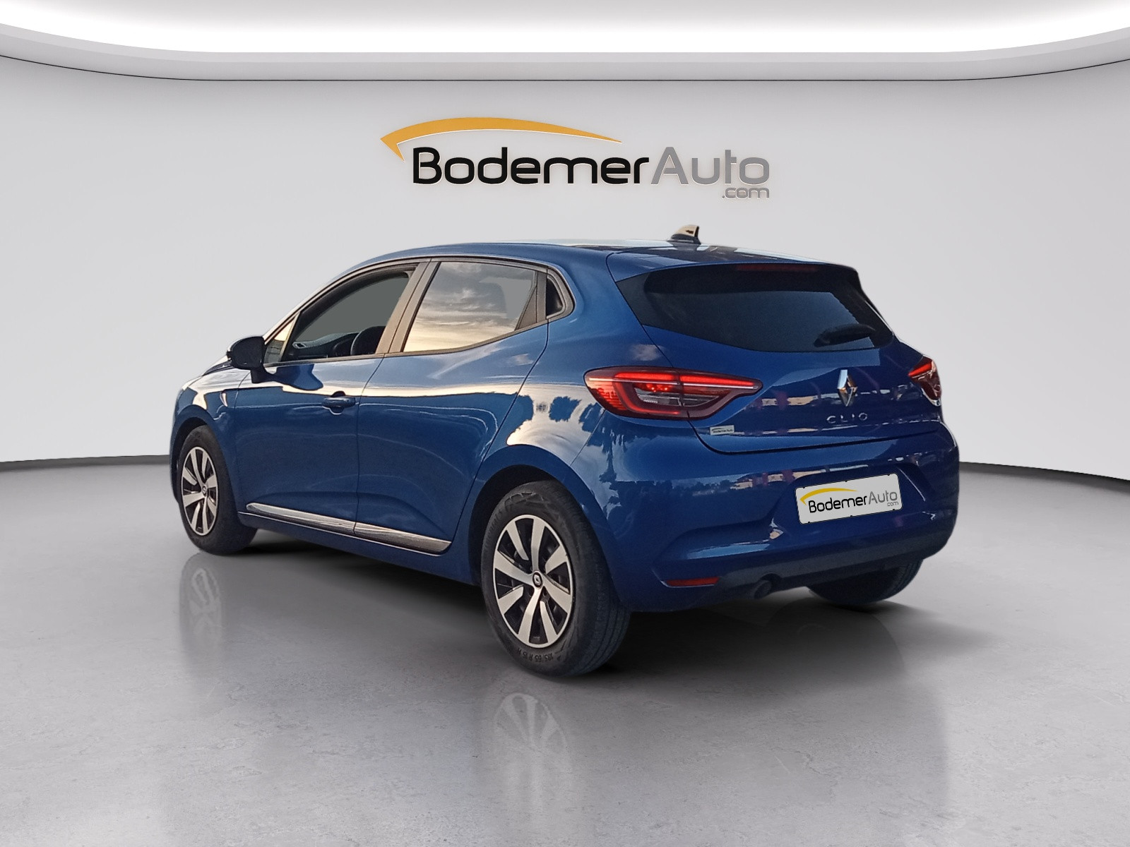 Vente en ligne Renault Clio 5 Clio TCe 90 au prix de 14 990 €