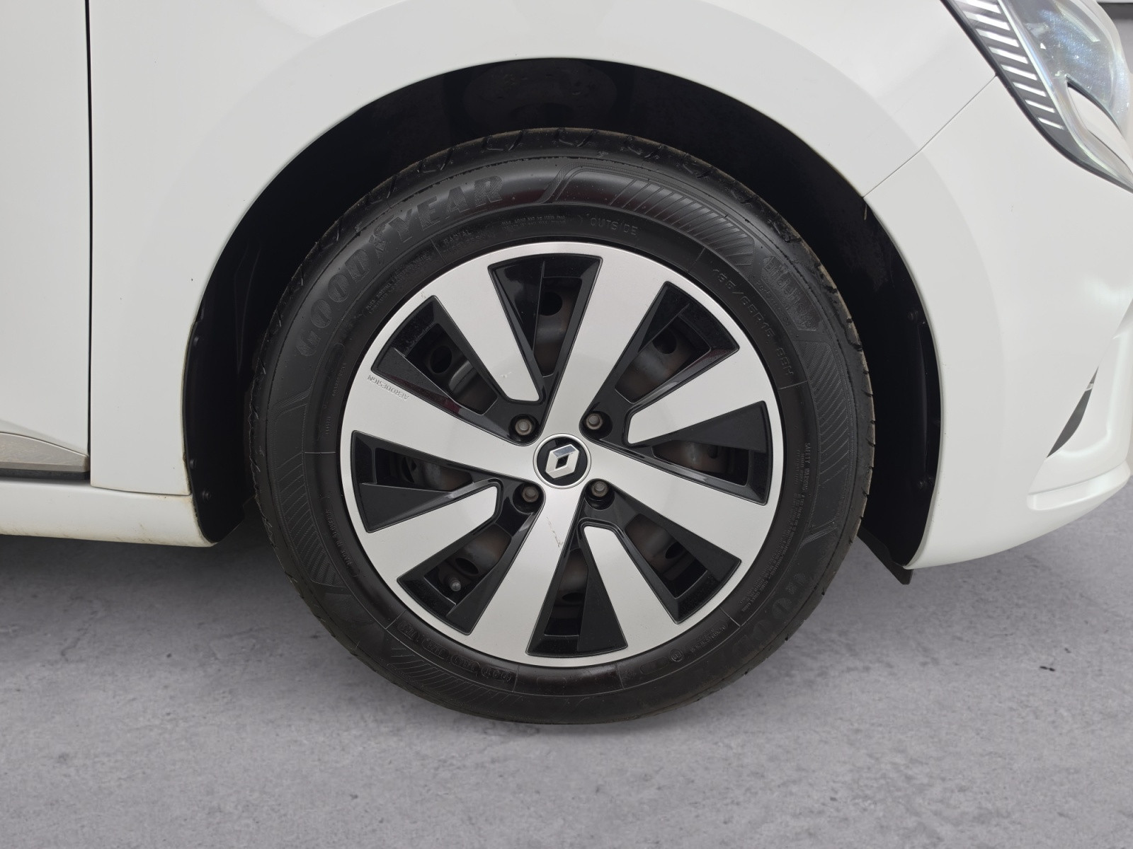 Vente en ligne Renault Clio 5 Clio TCe 90 au prix de 14 290 €