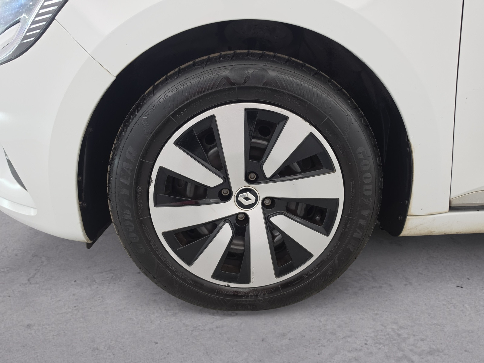 Vente en ligne Renault Clio 5 Clio TCe 90 au prix de 14 290 €