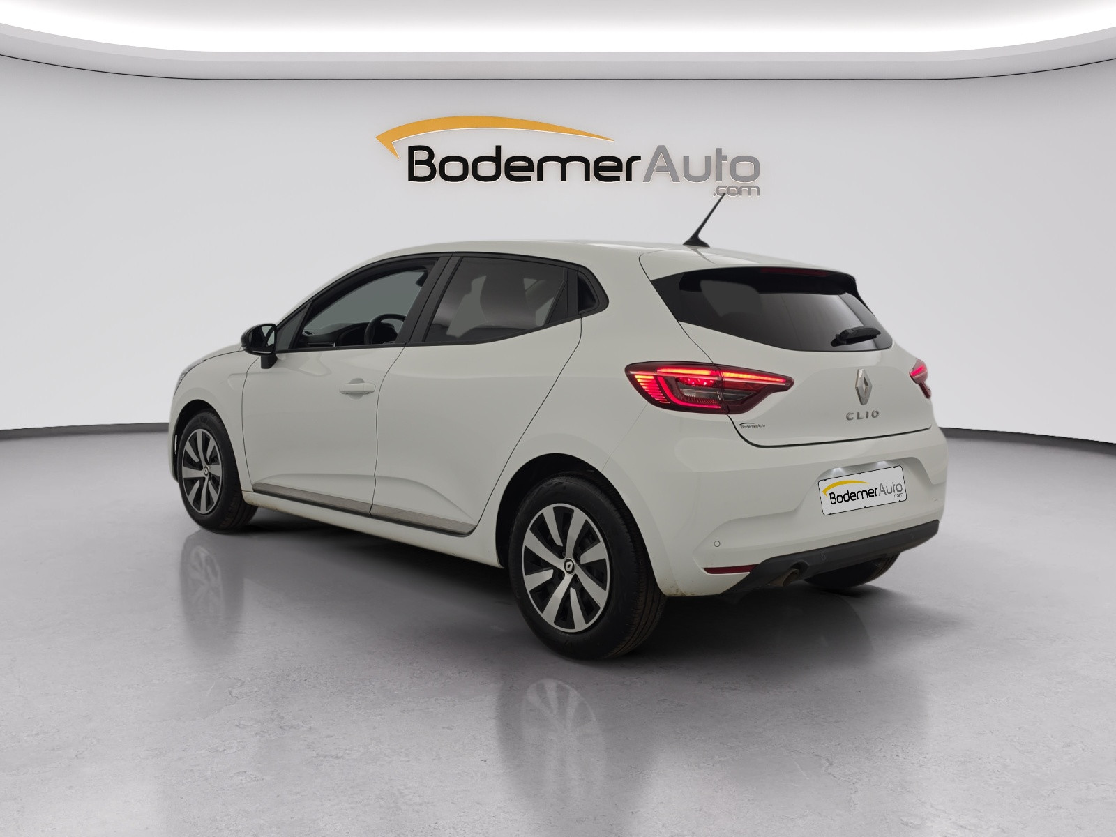 Vente en ligne Renault Clio 5 Clio TCe 90 au prix de 14 290 €