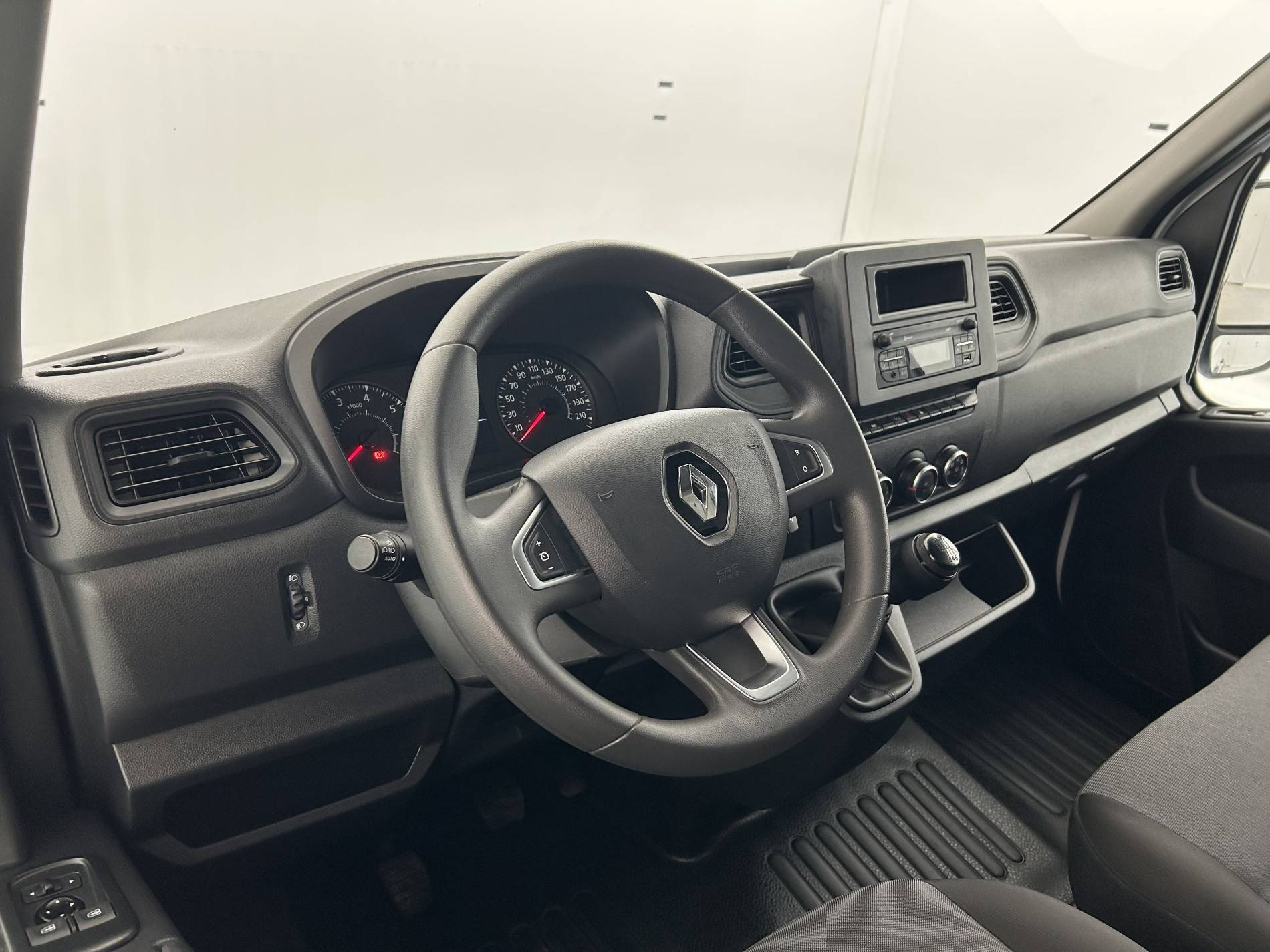 Vente en ligne Renault Master Fourgon MASTER FGN TRAC F3500 L3H3 BLUE DCI 135 au prix de 24 990 €