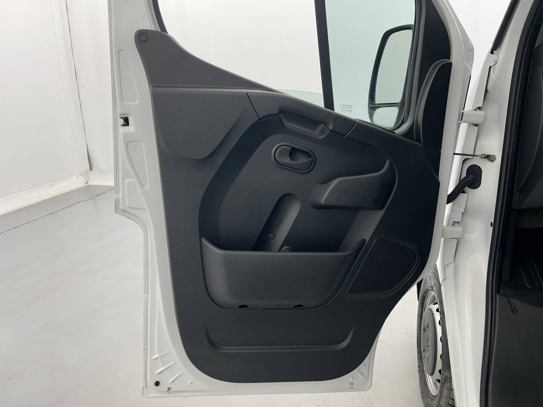 Vente en ligne Renault Master Fourgon MASTER FGN TRAC F3500 L3H3 BLUE DCI 135 au prix de 24 990 €