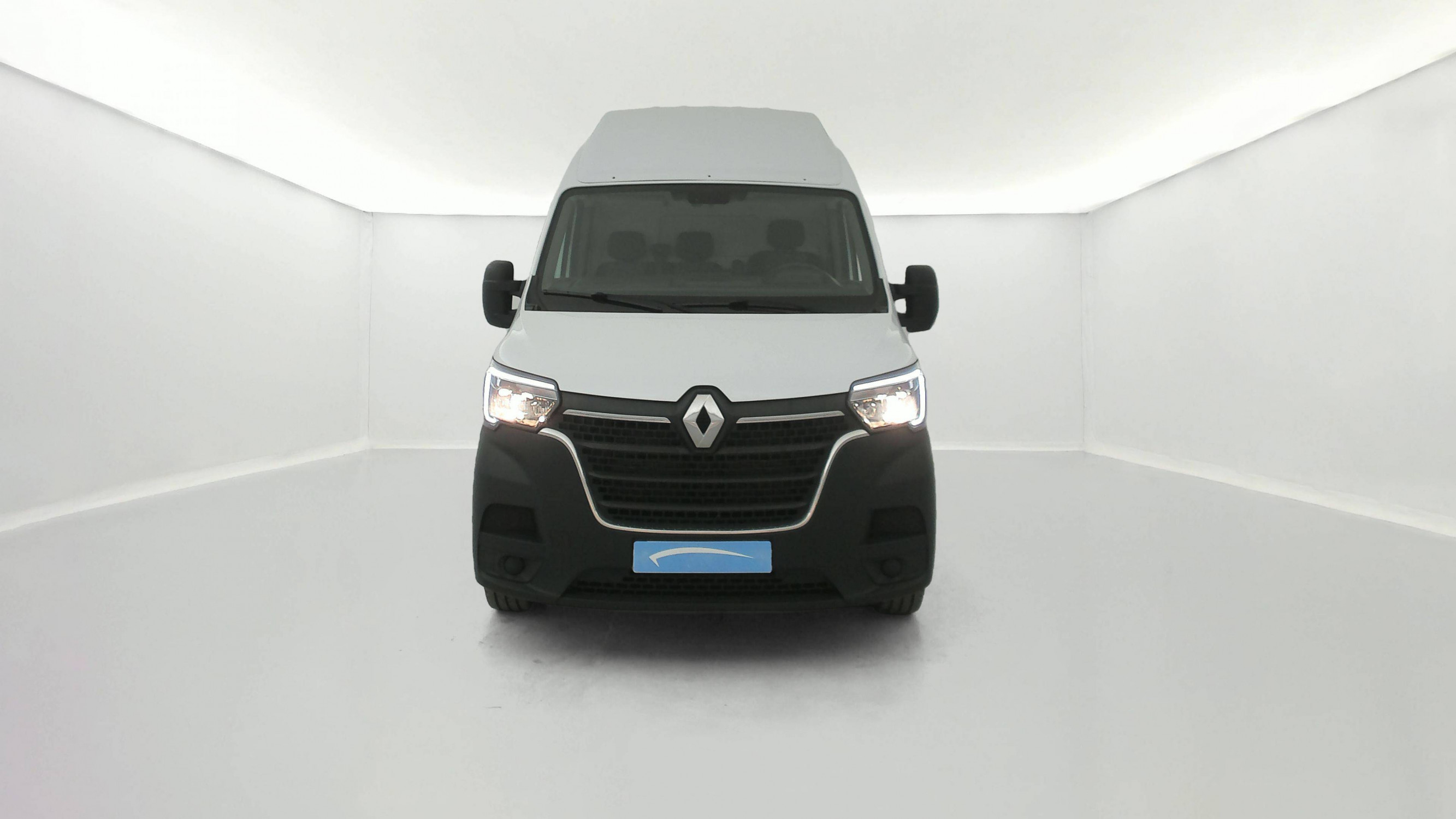 Vente en ligne Renault Master Fourgon MASTER FGN TRAC F3500 L3H3 BLUE DCI 135 au prix de 24 990 €