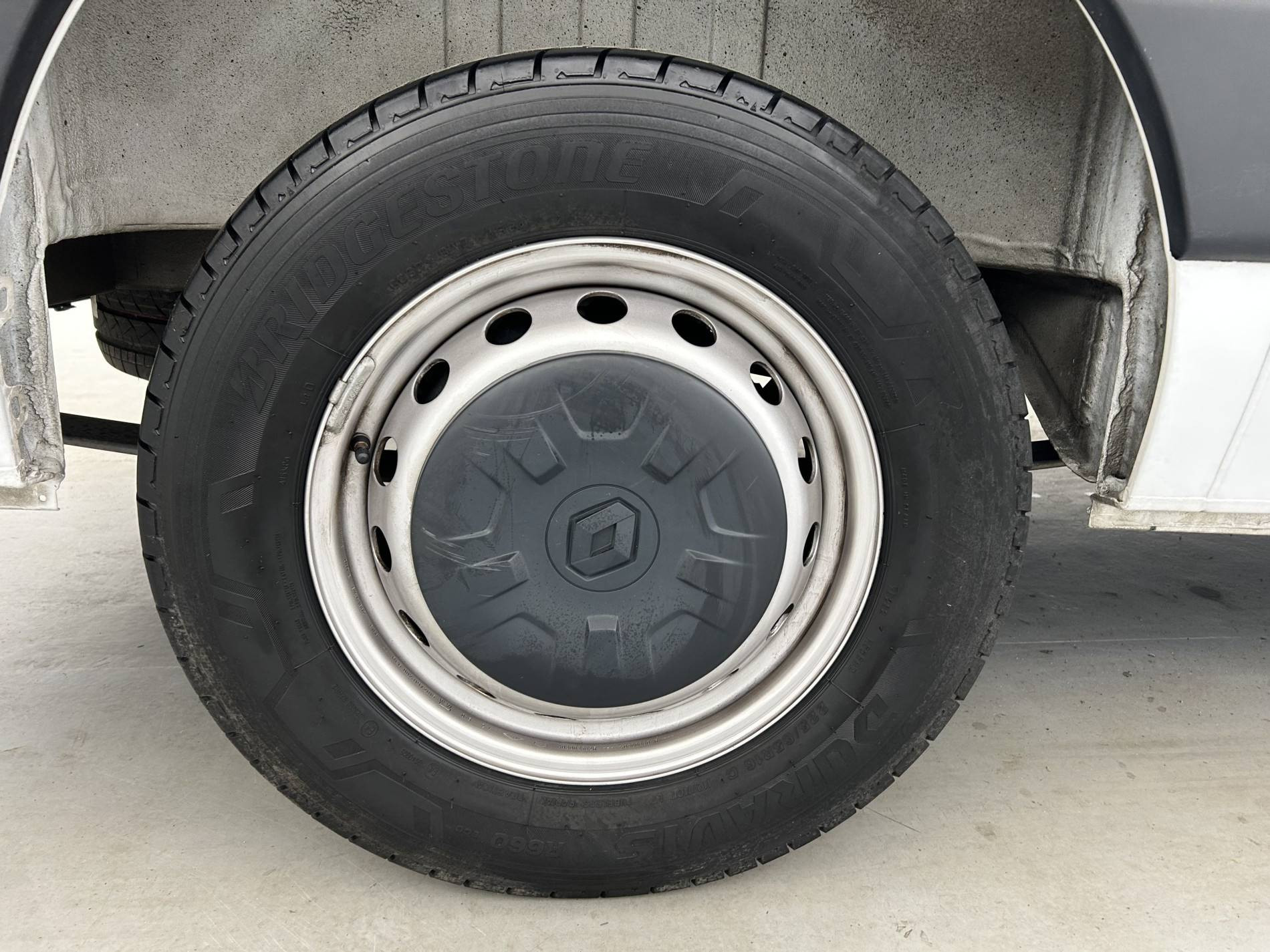 Vente en ligne Renault Master Fourgon MASTER FGN TRAC F3500 L3H3 BLUE DCI 135 au prix de 24 990 €