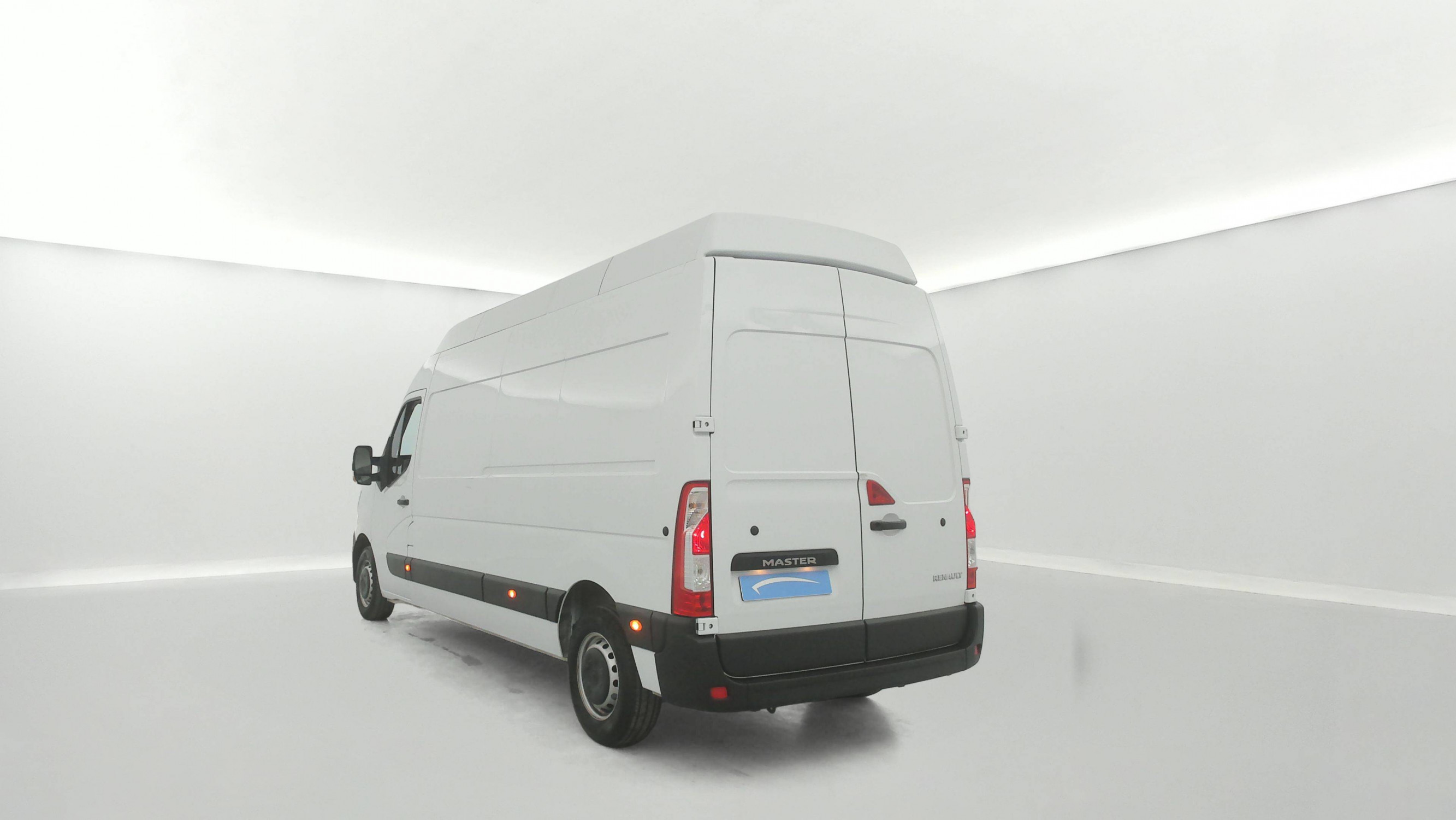 Vente en ligne Renault Master Fourgon MASTER FGN TRAC F3500 L3H3 BLUE DCI 135 au prix de 24 990 €