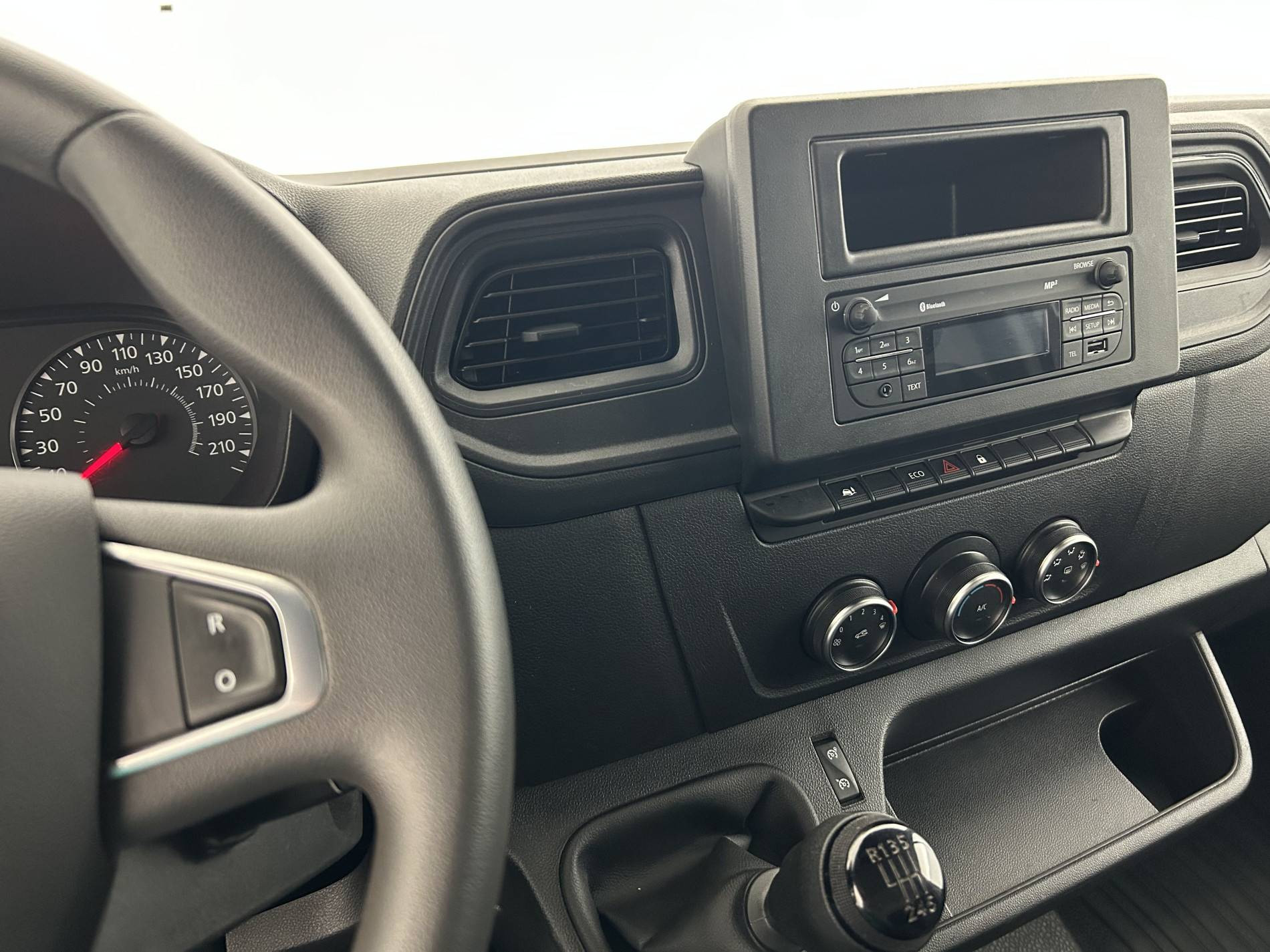 Vente en ligne Renault Master Fourgon MASTER FGN TRAC F3500 L3H3 BLUE DCI 135 au prix de 24 990 €