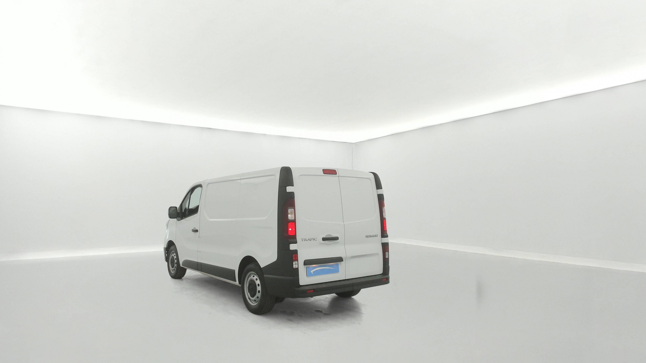 Vente en ligne Renault Trafic 3 Fourgon TRAFIC FG BLUE DCI 130 L1H1 3T GSR2 au prix de 23 690 €