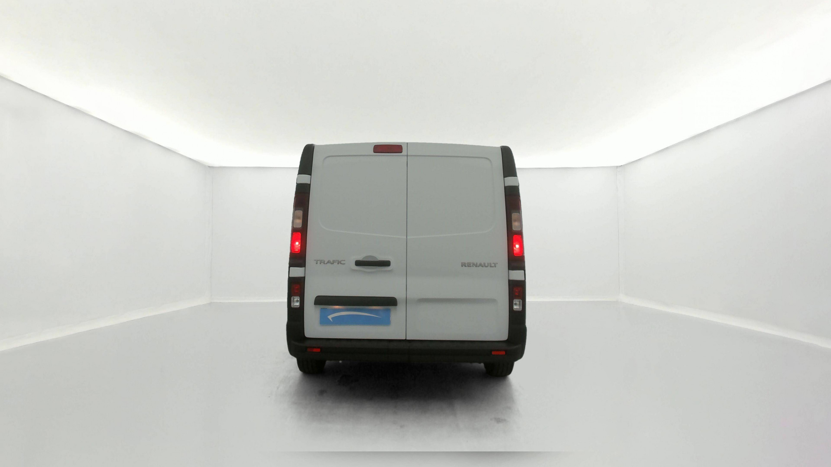 Vente en ligne Renault Trafic 3 Fourgon TRAFIC FG BLUE DCI 130 L1H1 3T GSR2 au prix de 23 690 €