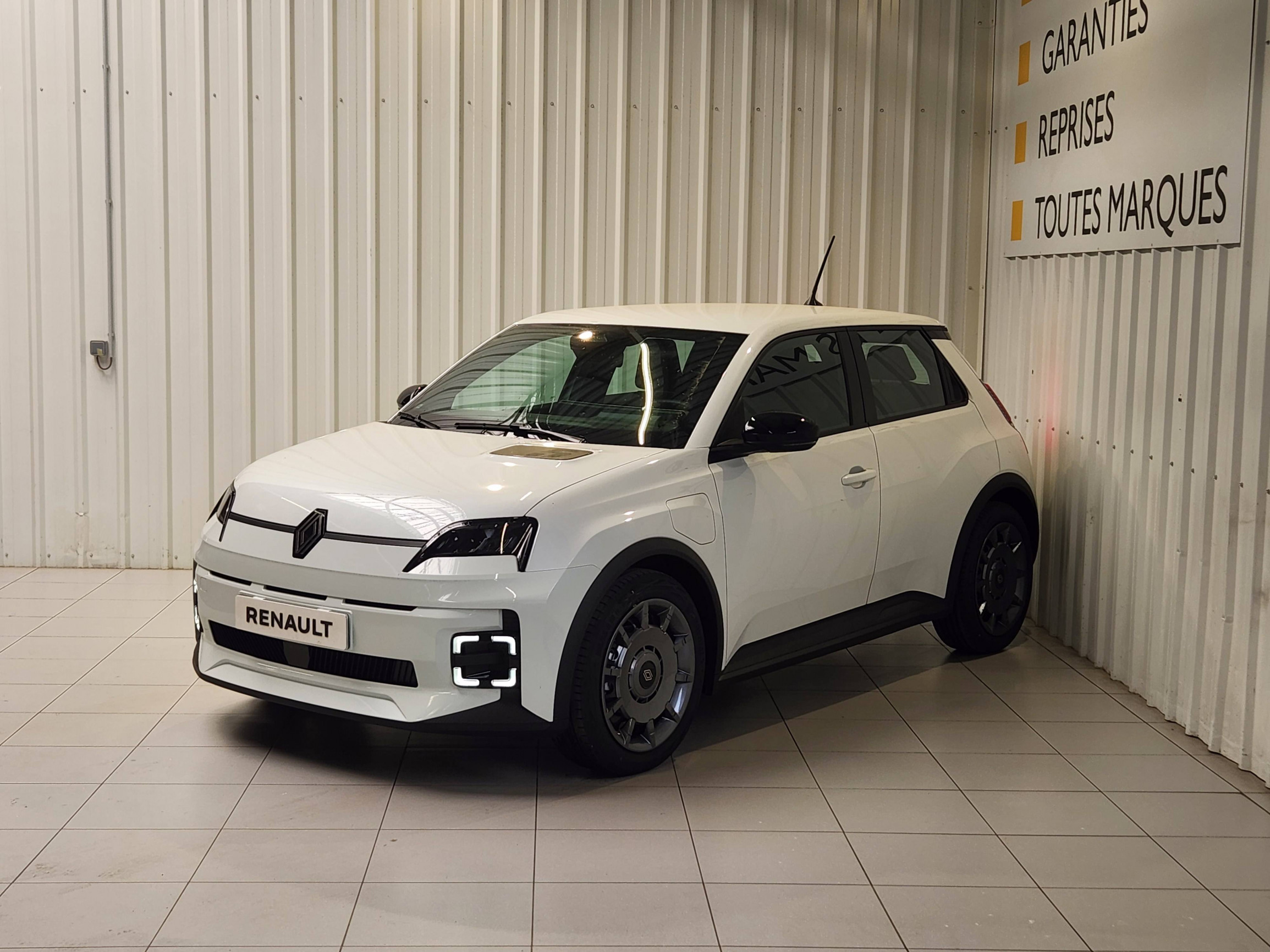 Renault R5 E-Tech  120 ch autonomie urbaine occasion de 2026 en vente à Morlaix