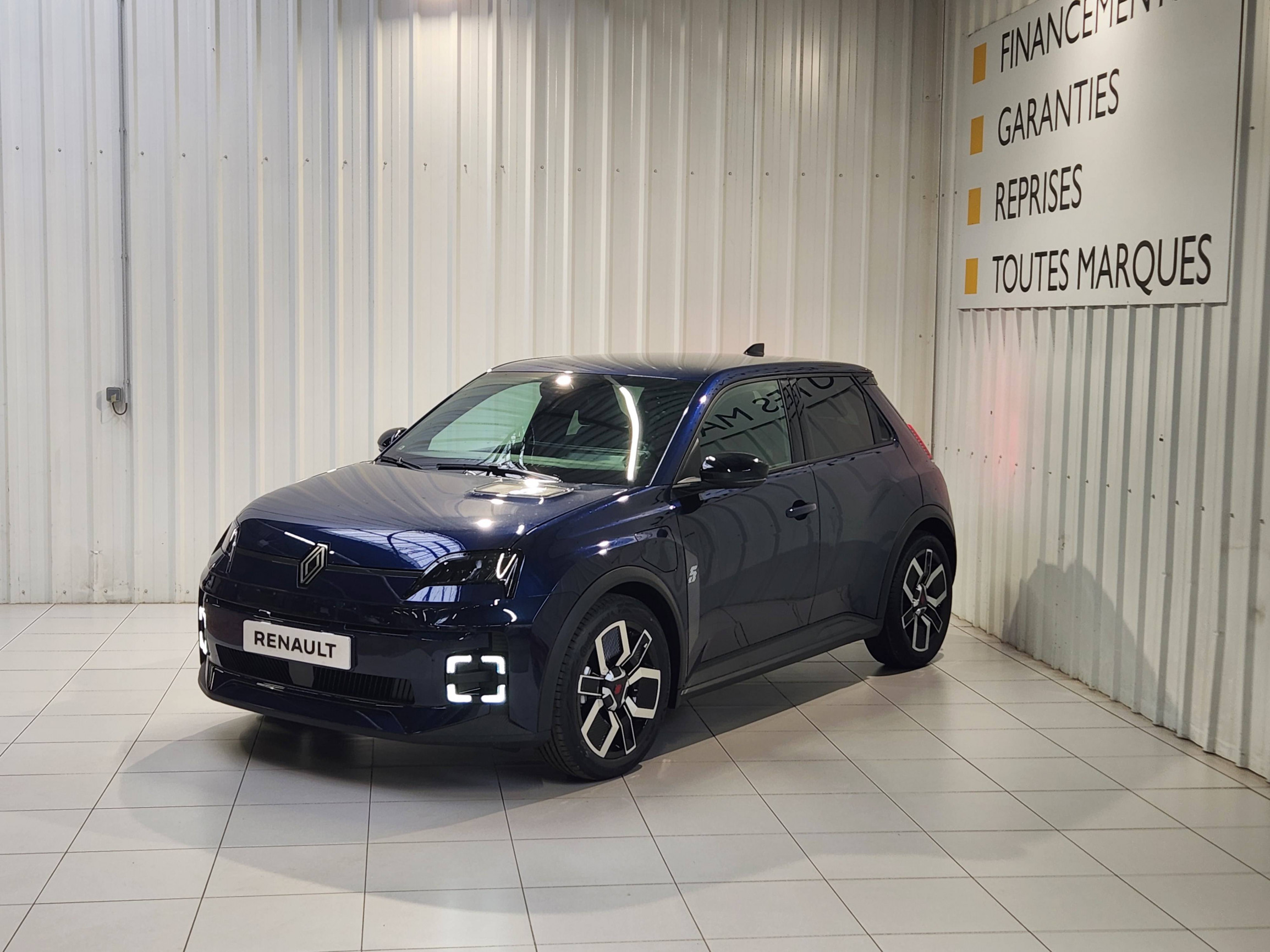Renault R5 E-Tech  150 ch autonomie confort occasion de 2026 en vente à Morlaix