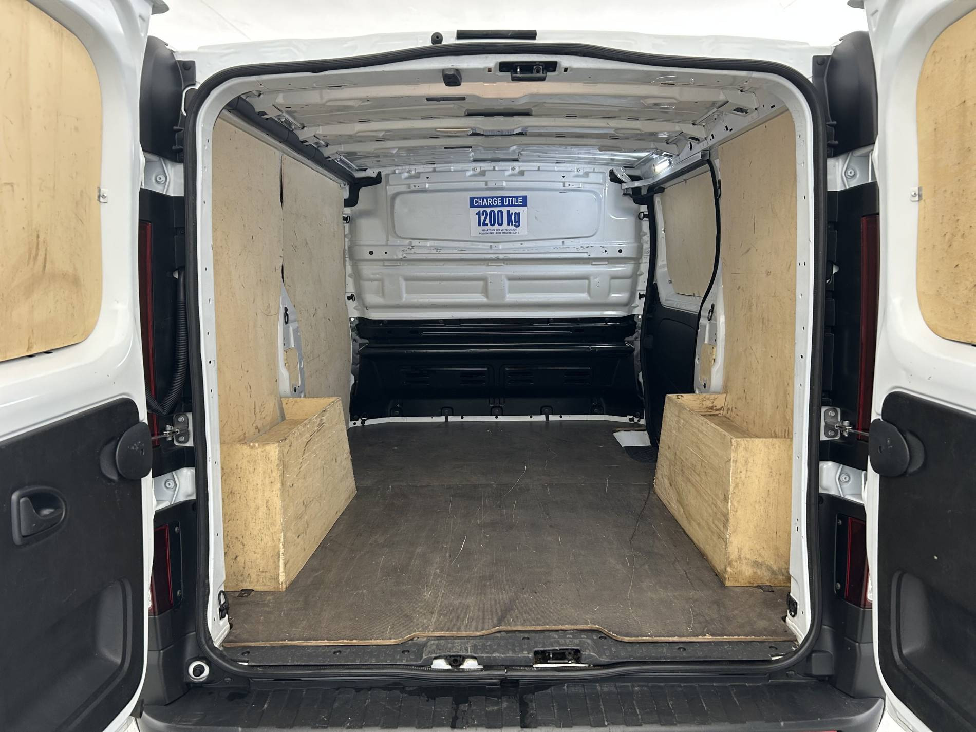 Vente en ligne Renault Trafic 3 Fourgon TRAFIC FG BLUE DCI 130 L1H1 3T GSR2 au prix de 23 690 €