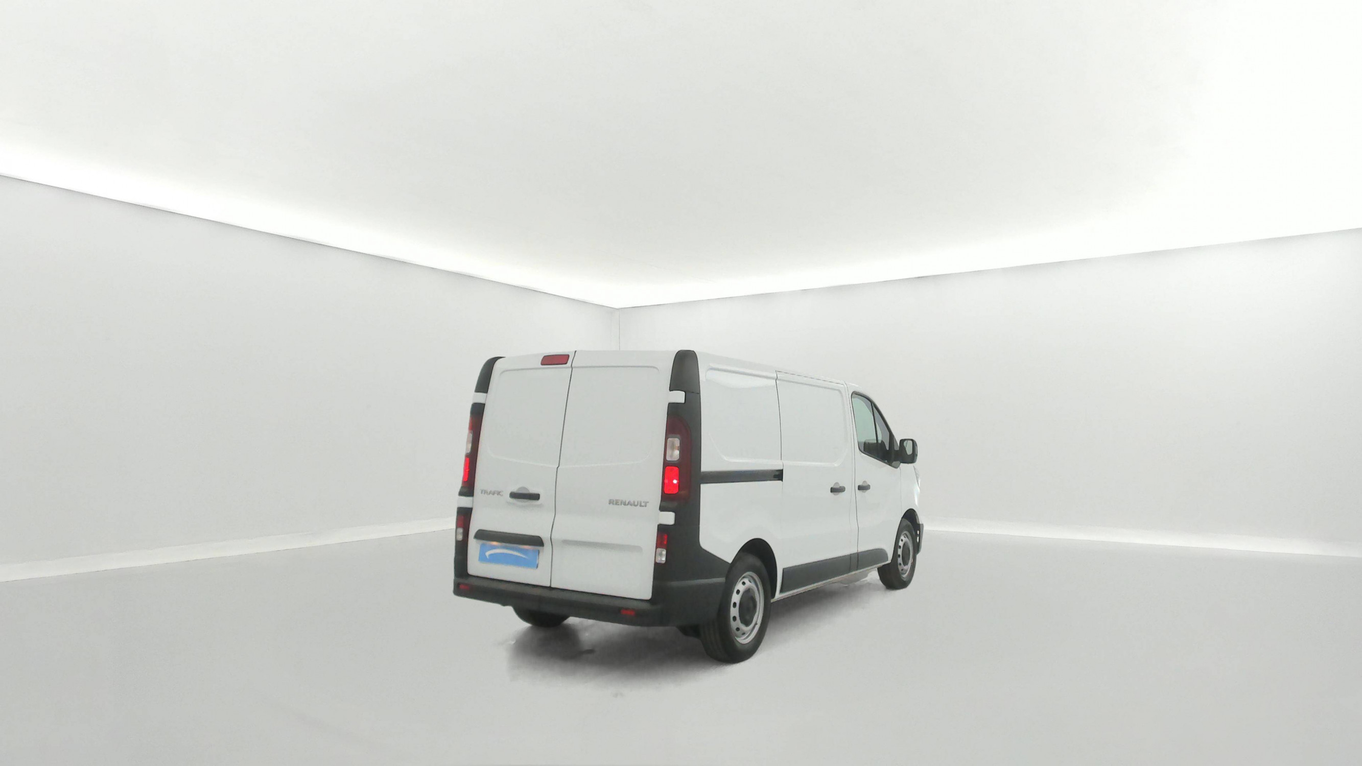 Vente en ligne Renault Trafic 3 Fourgon TRAFIC FG BLUE DCI 130 L1H1 3T GSR2 au prix de 23 690 €