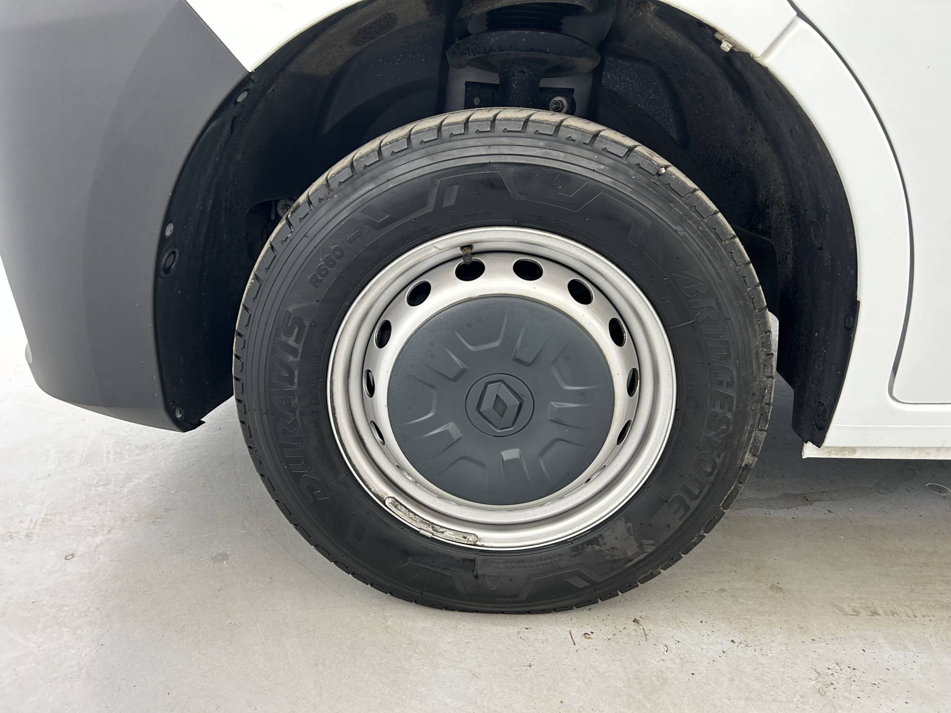 Vente en ligne Renault Master Fourgon MASTER FGN TRAC F3500 L2H2 BLUE DCI 135 au prix de 22 490 €