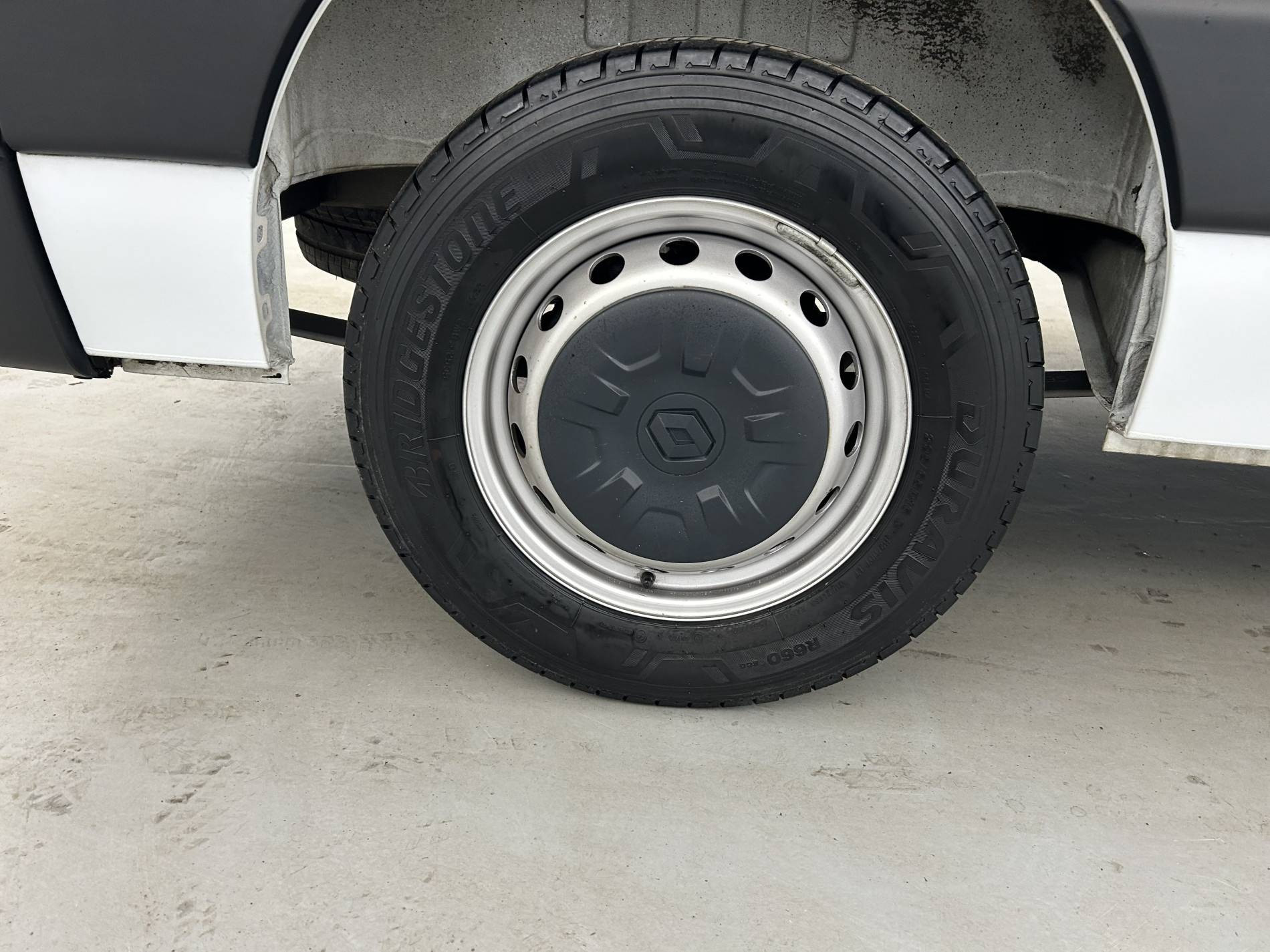Vente en ligne Renault Master Fourgon MASTER FGN TRAC F3500 L2H2 BLUE DCI 135 au prix de 22 490 €