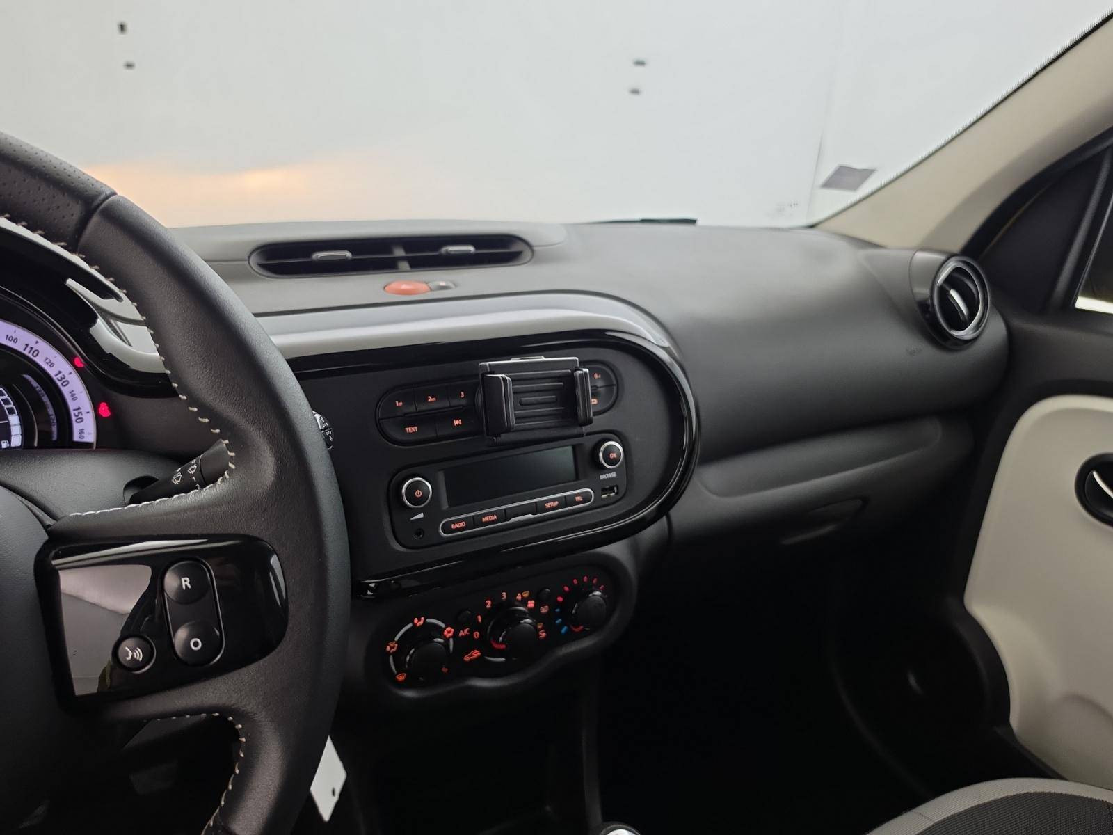 Vente en ligne Renault Twingo 3  1.0 SCe 70 eco2 Stop & Start au prix de 7 290 €