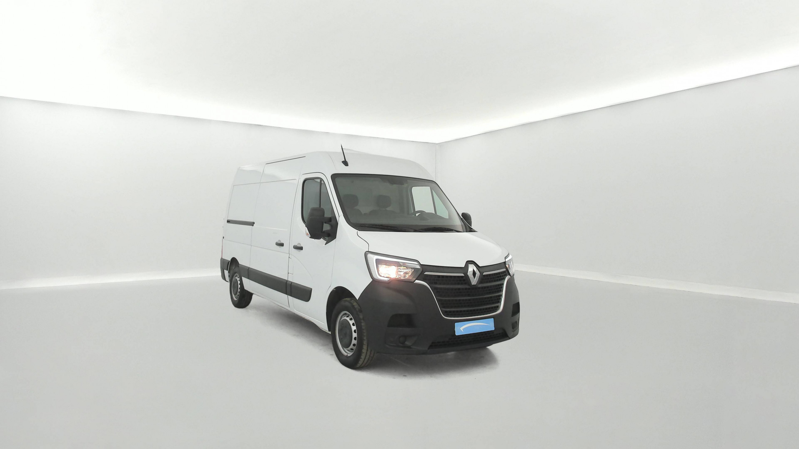 Vente en ligne Renault Master Fourgon MASTER FGN TRAC F3500 L2H2 BLUE DCI 135 au prix de 22 490 €