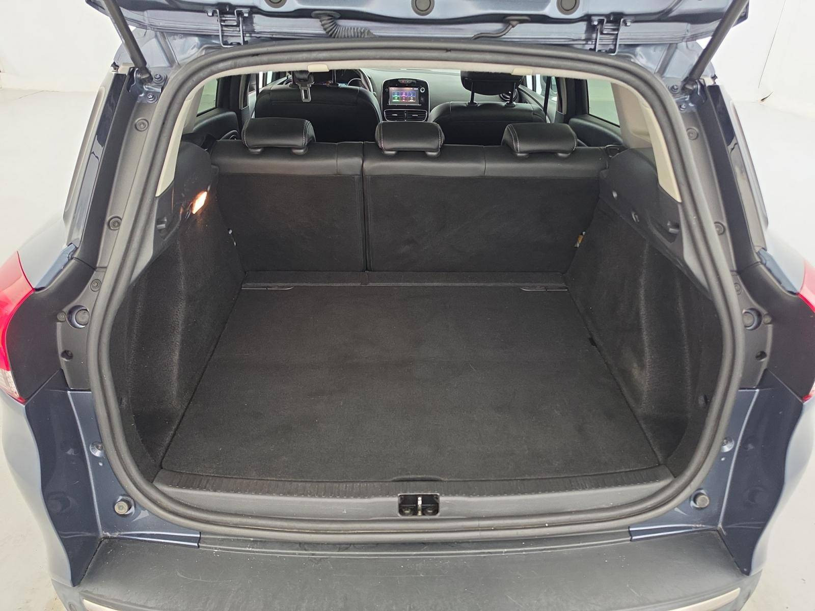 Vente en ligne Renault Clio 4 Estate Clio Estate TCe 120 Energy EDC au prix de 11 390 €