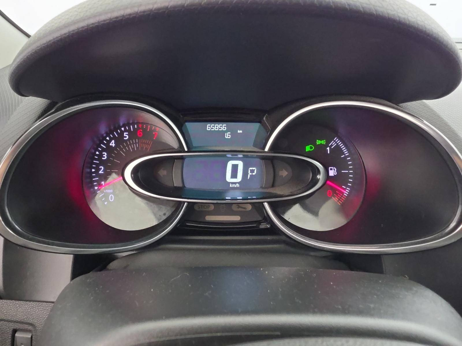 Vente en ligne Renault Clio 4 Estate Clio Estate TCe 120 Energy EDC au prix de 11 390 €