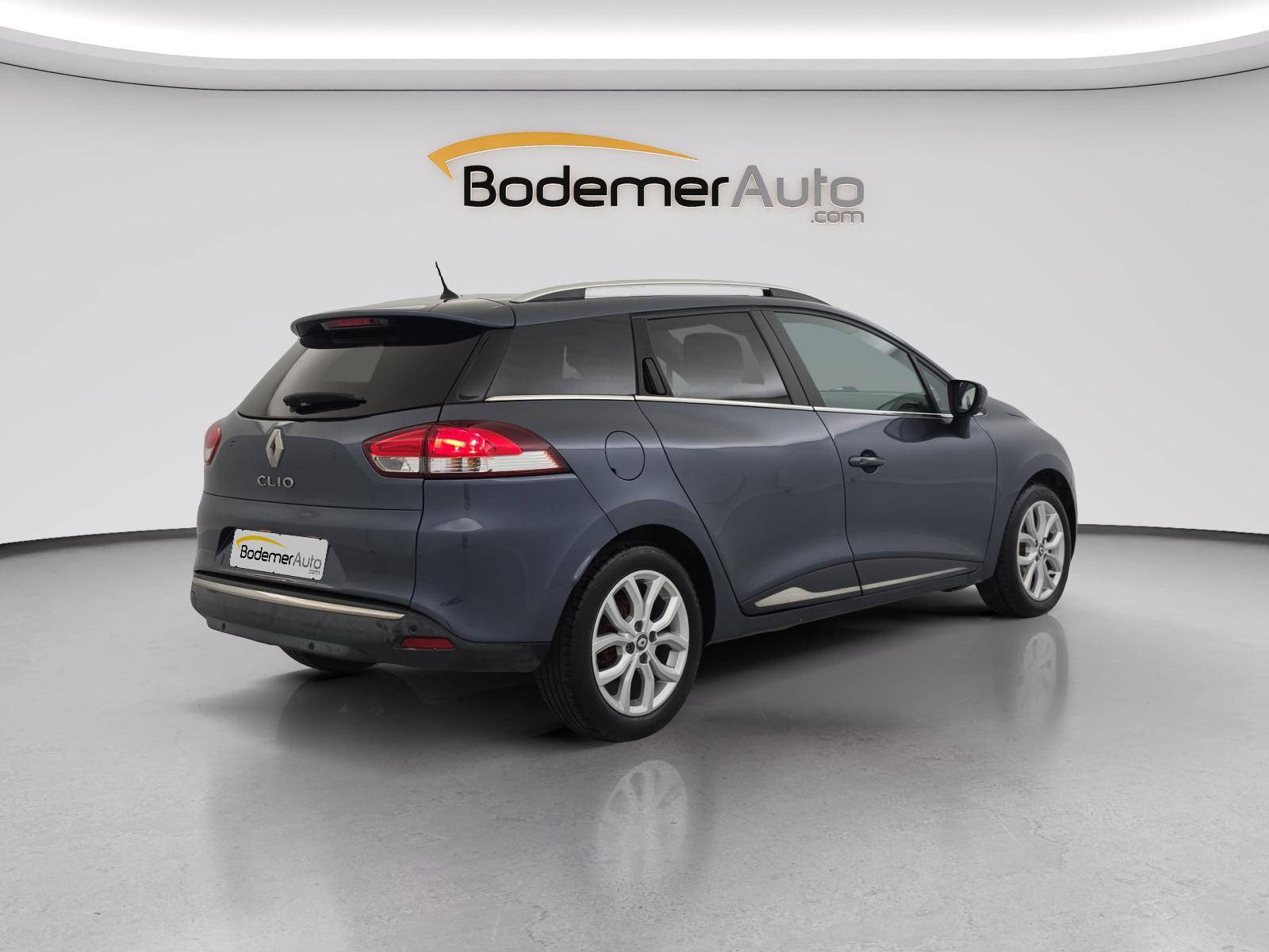 Vente en ligne Renault Clio 4 Estate Clio Estate TCe 120 Energy EDC au prix de 11 390 €