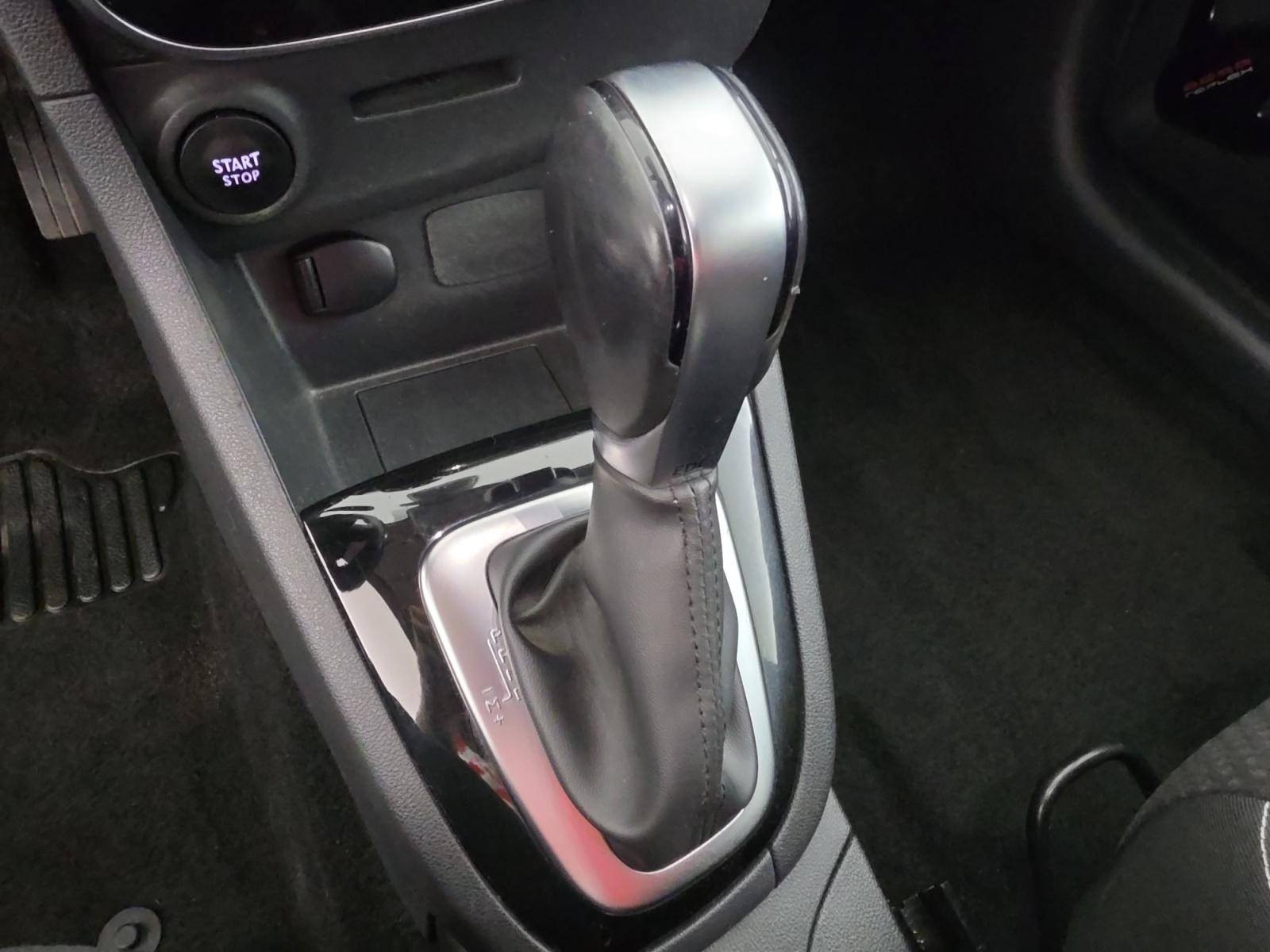 Vente en ligne Renault Clio 4 Estate Clio Estate TCe 120 Energy EDC au prix de 11 390 €