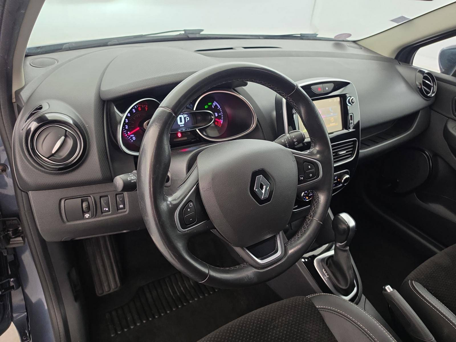 Vente en ligne Renault Clio 4 Estate Clio Estate TCe 120 Energy EDC au prix de 11 390 €
