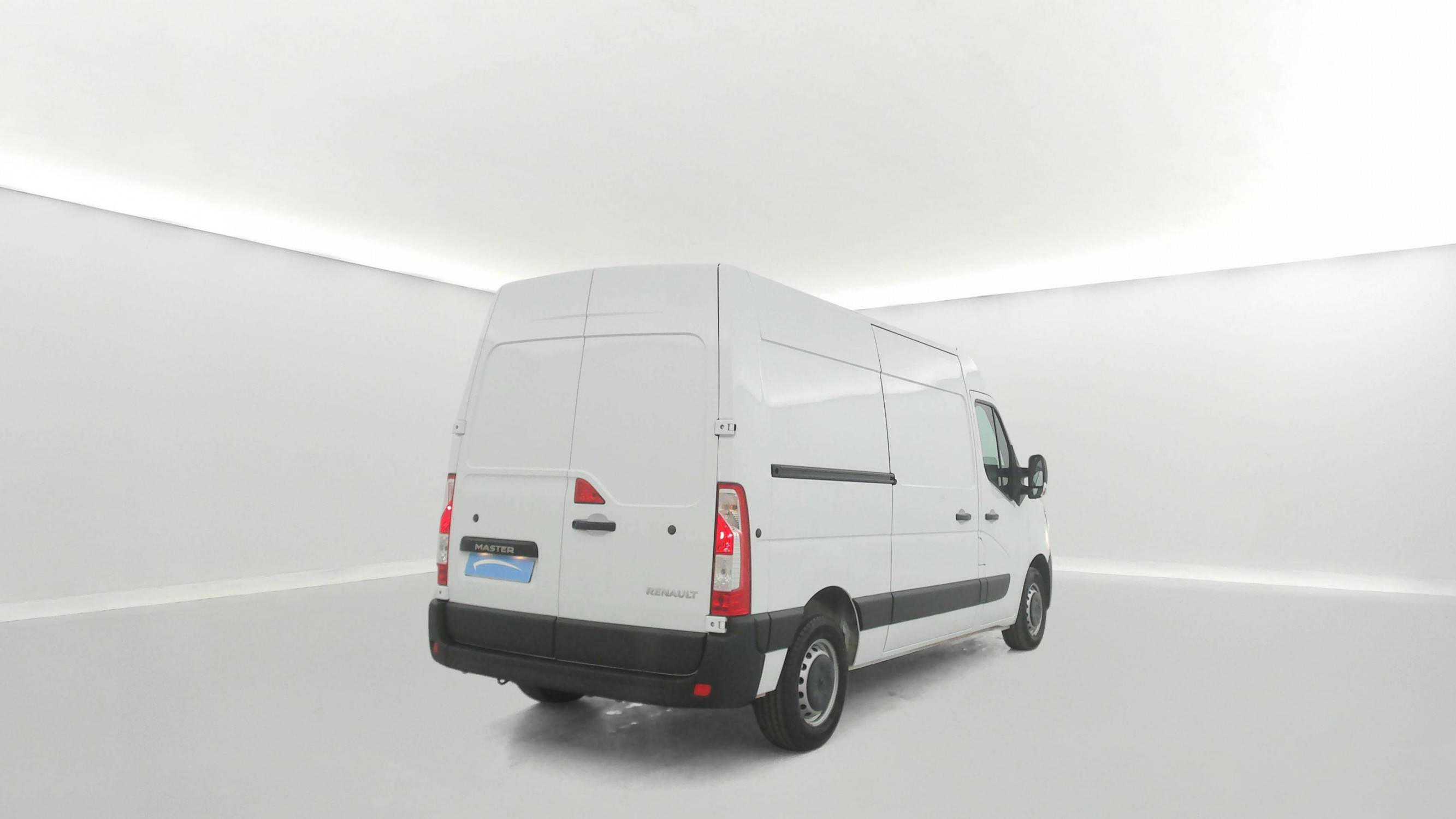 Vente en ligne Renault Master Fourgon MASTER FGN TRAC F3500 L2H2 BLUE DCI 135 au prix de 22 290 €