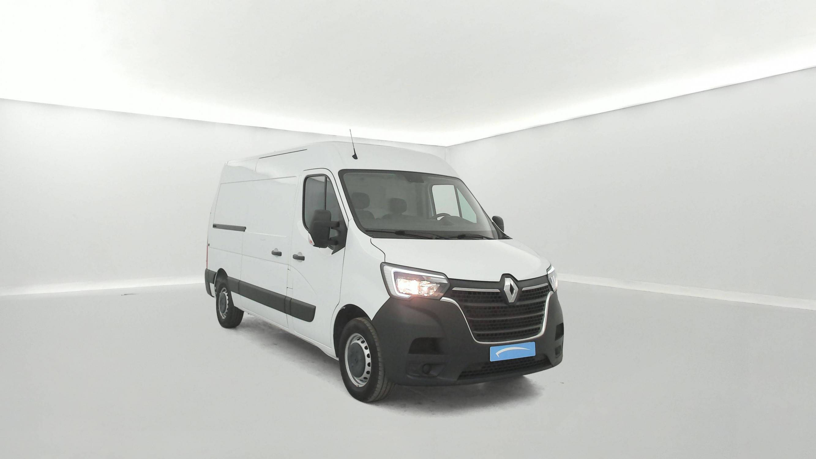 Vente en ligne Renault Master Fourgon MASTER FGN TRAC F3500 L2H2 BLUE DCI 135 au prix de 22 290 €
