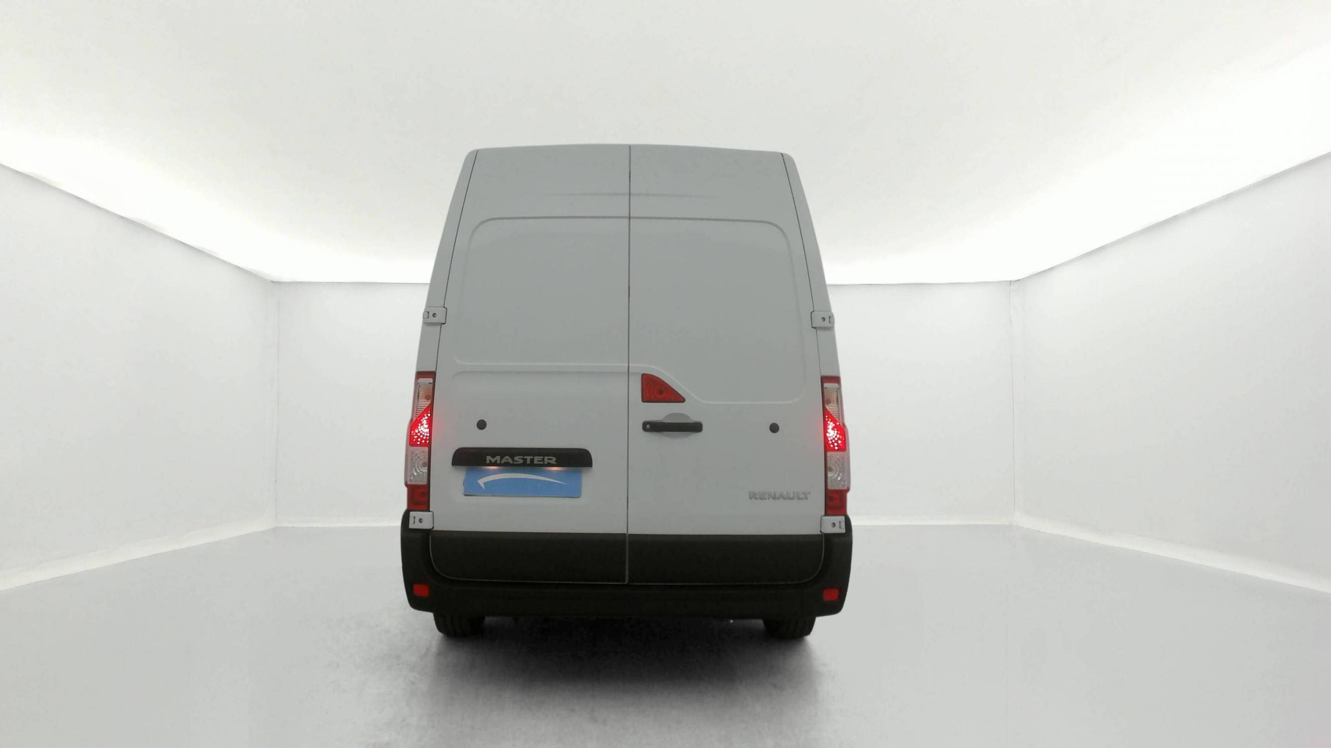 Vente en ligne Renault Master Fourgon MASTER FGN TRAC F3500 L2H2 BLUE DCI 135 au prix de 22 290 €