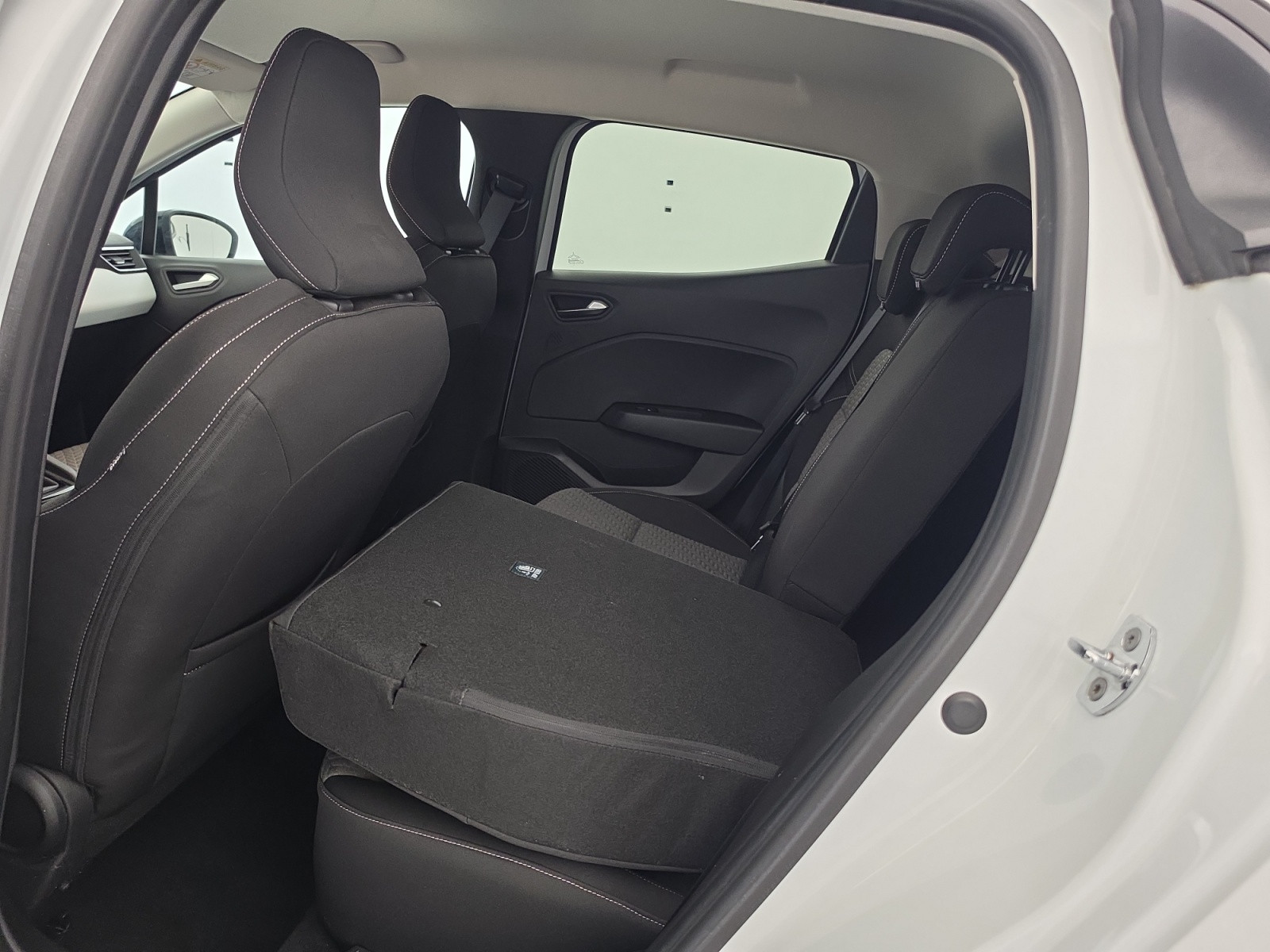 Vente en ligne Renault Clio 5 Clio TCe 90 au prix de 14 250 €