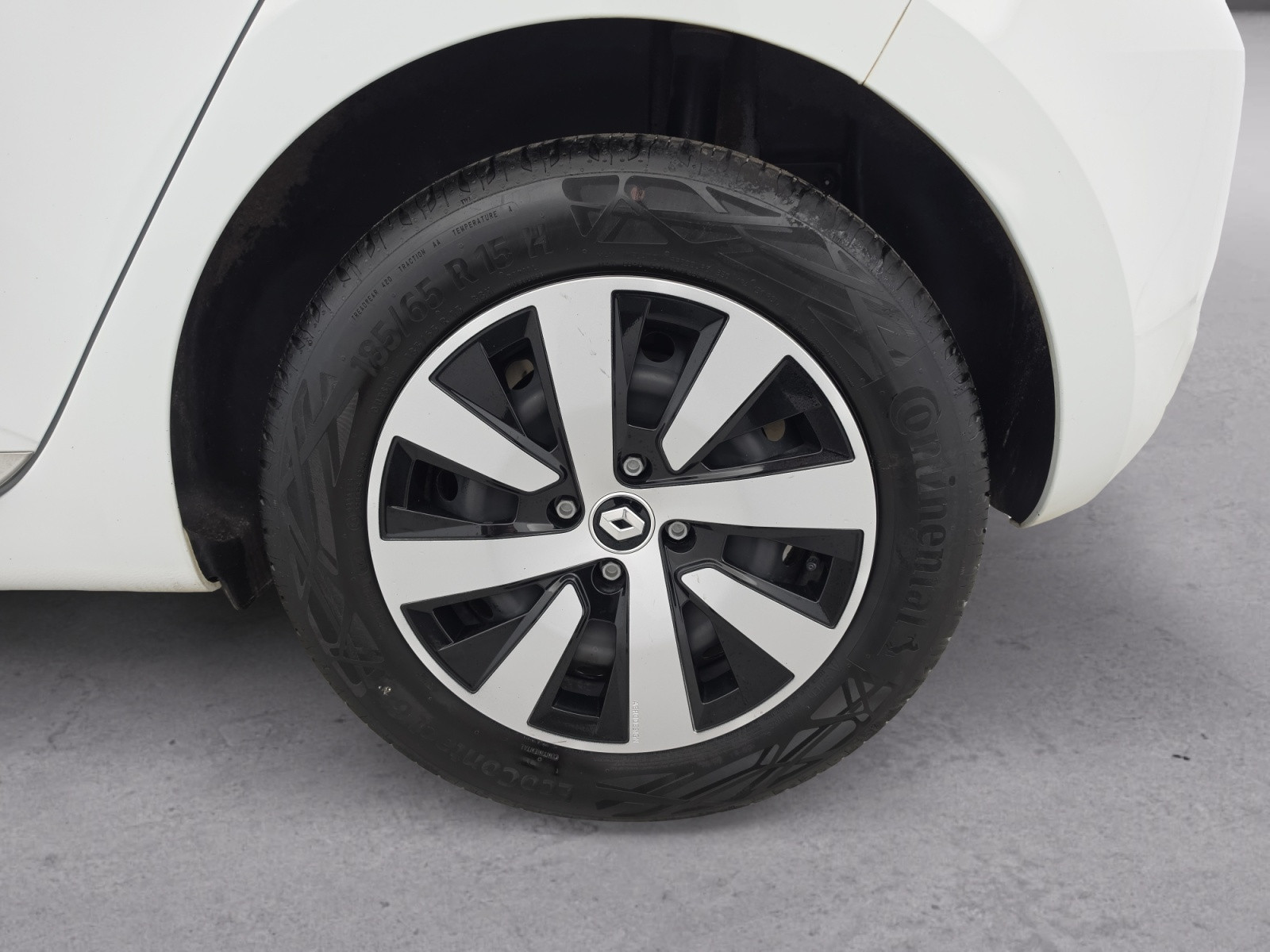 Vente en ligne Renault Clio 5 Clio TCe 90 au prix de 14 250 €
