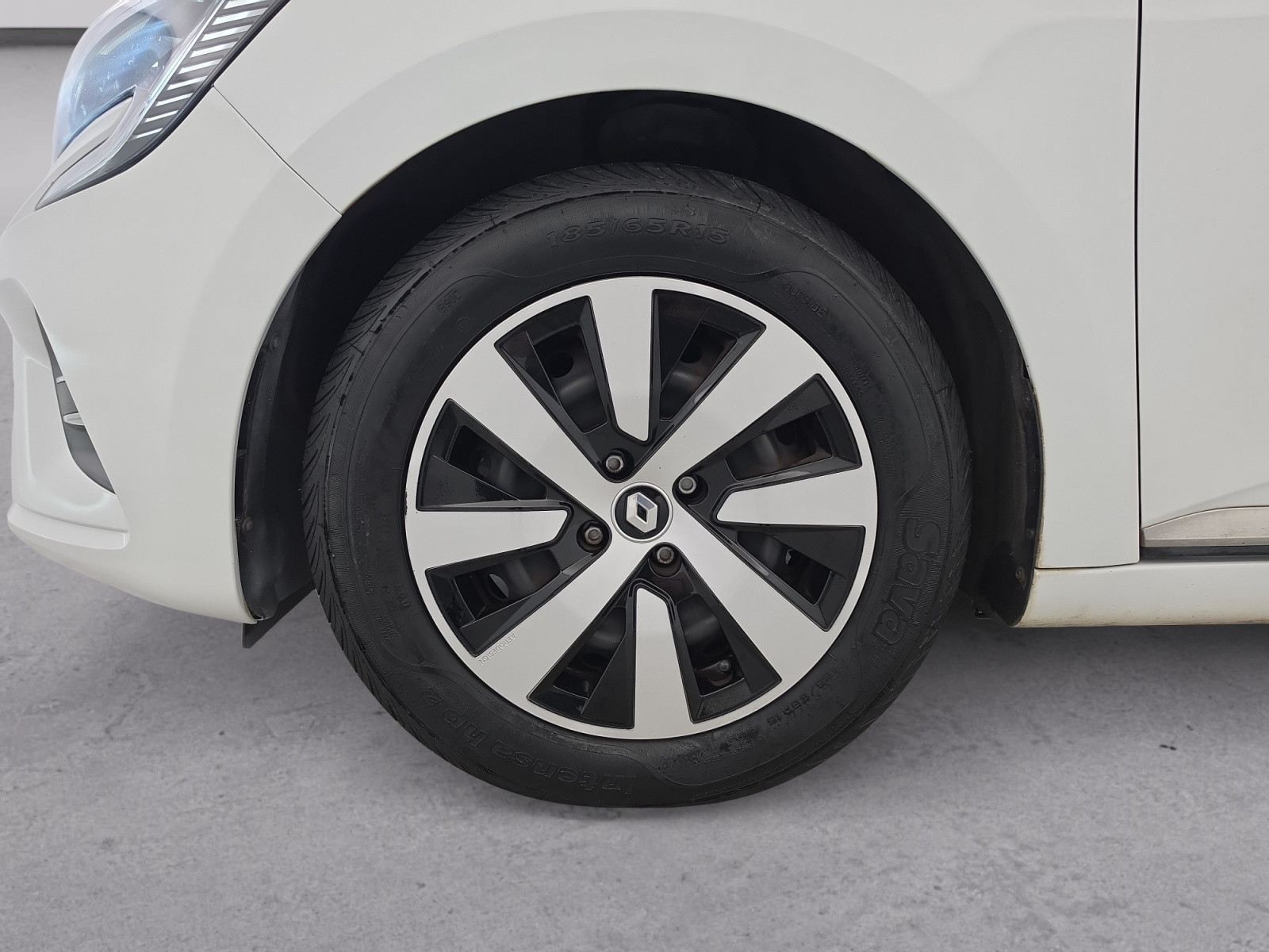 Vente en ligne Renault Clio 5 Clio TCe 90 au prix de 13 690 €