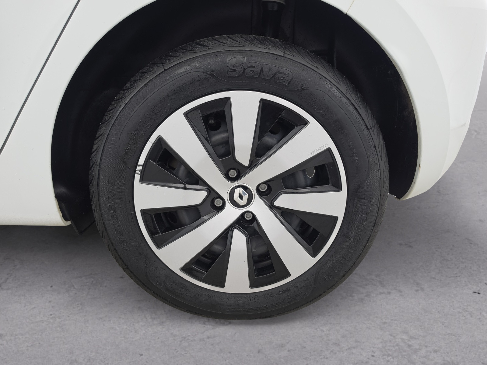 Vente en ligne Renault Clio 5 Clio TCe 90 au prix de 13 690 €