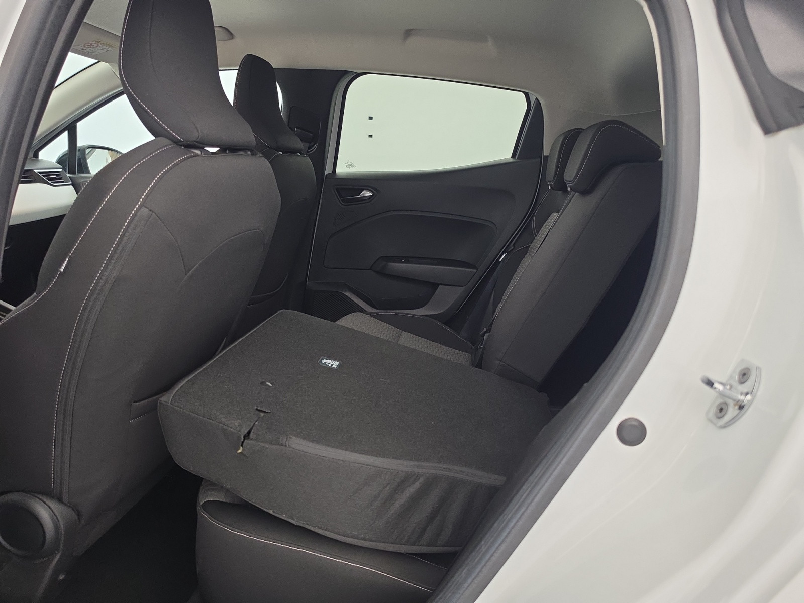 Vente en ligne Renault Clio 5 Clio TCe 90 au prix de 13 690 €