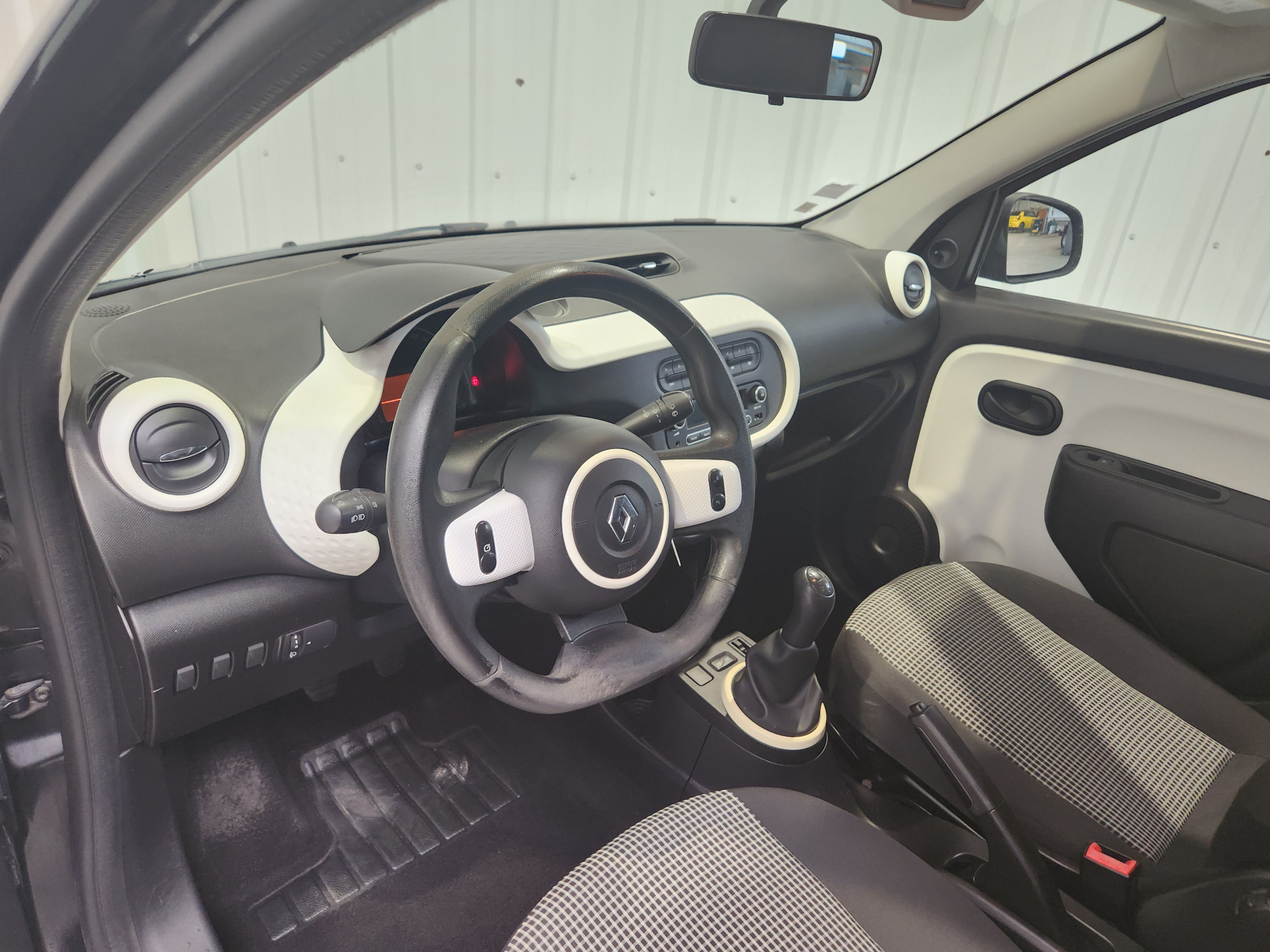 Vente en ligne Renault Twingo 3  1.0 SCe 70 BC au prix de 7 690 €