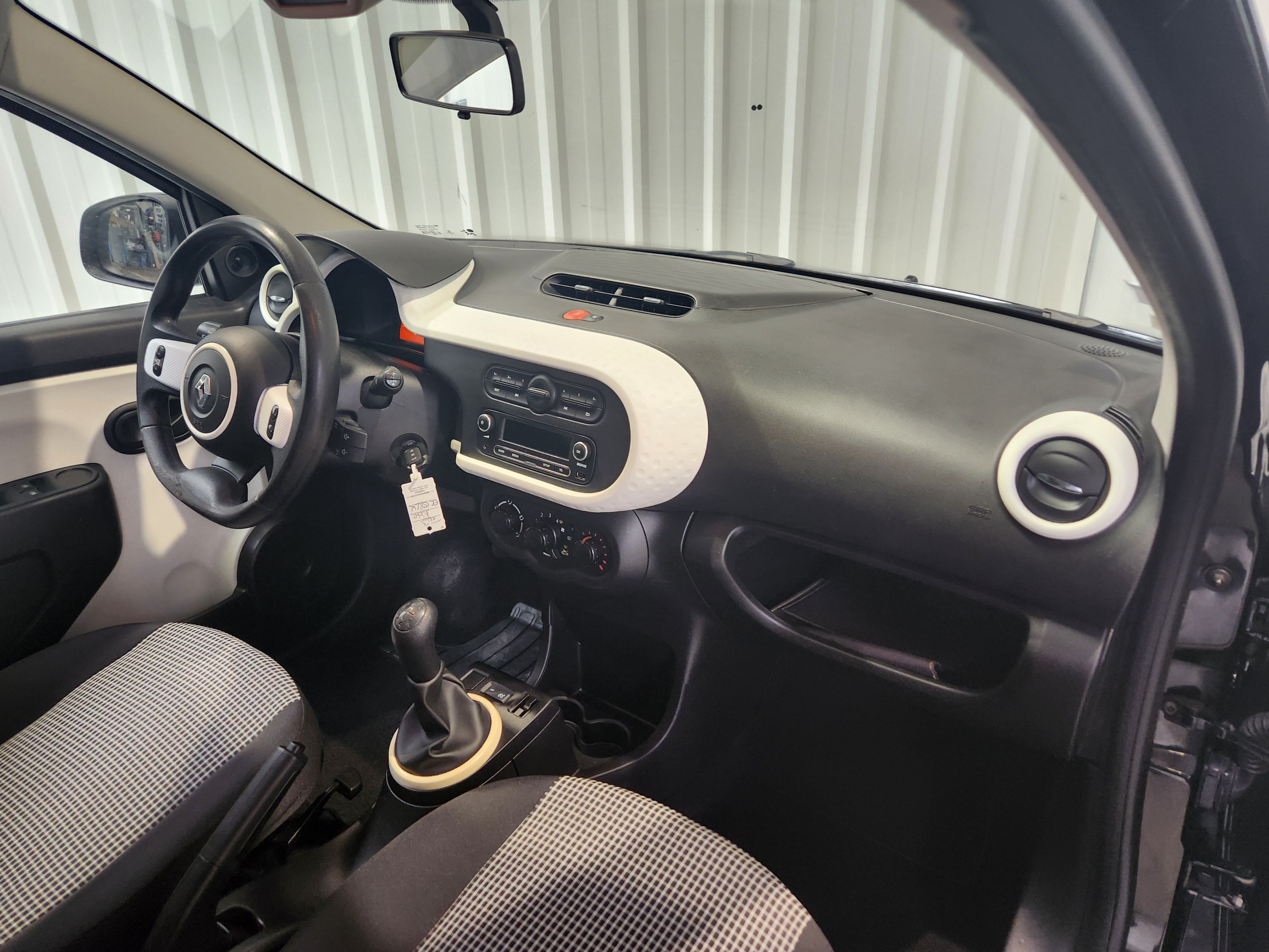 Vente en ligne Renault Twingo 3  1.0 SCe 70 BC au prix de 7 690 €