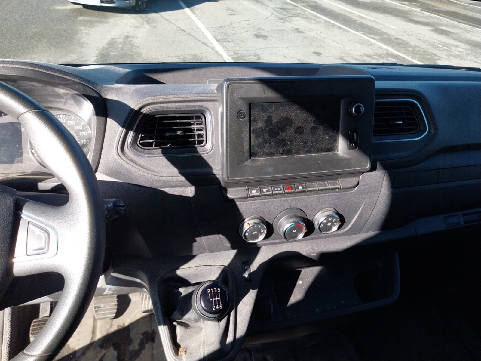 Vente en ligne Renault Master Fourgon MASTER FGN TRAC F3300 L2H2 BLUE DCI 150 au prix de 22 900 €