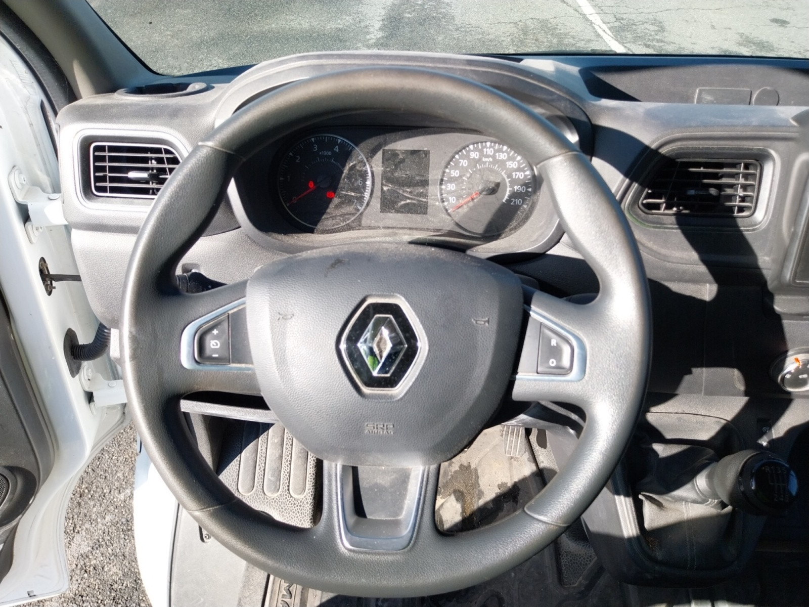 Vente en ligne Renault Master Fourgon MASTER FGN TRAC F3300 L2H2 BLUE DCI 150 au prix de 22 900 €