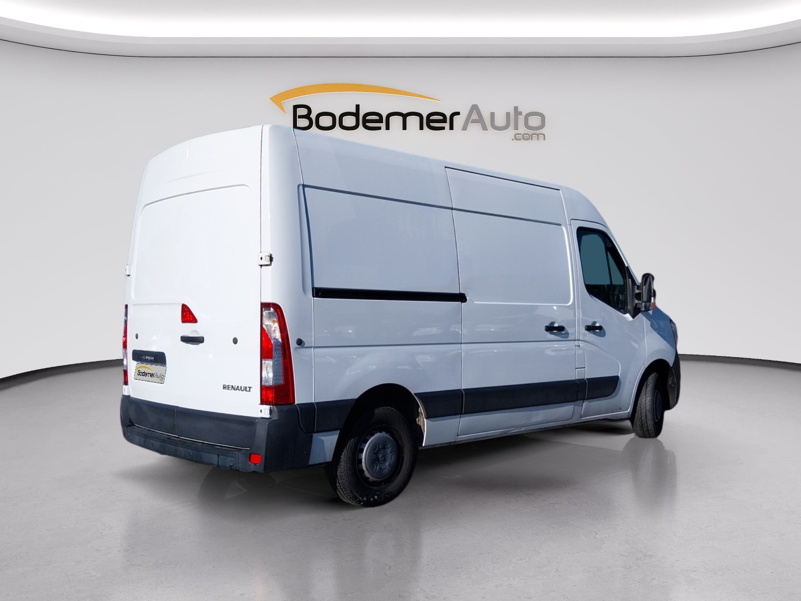 Vente en ligne Renault Master Fourgon MASTER FGN TRAC F3300 L2H2 BLUE DCI 150 au prix de 22 900 €