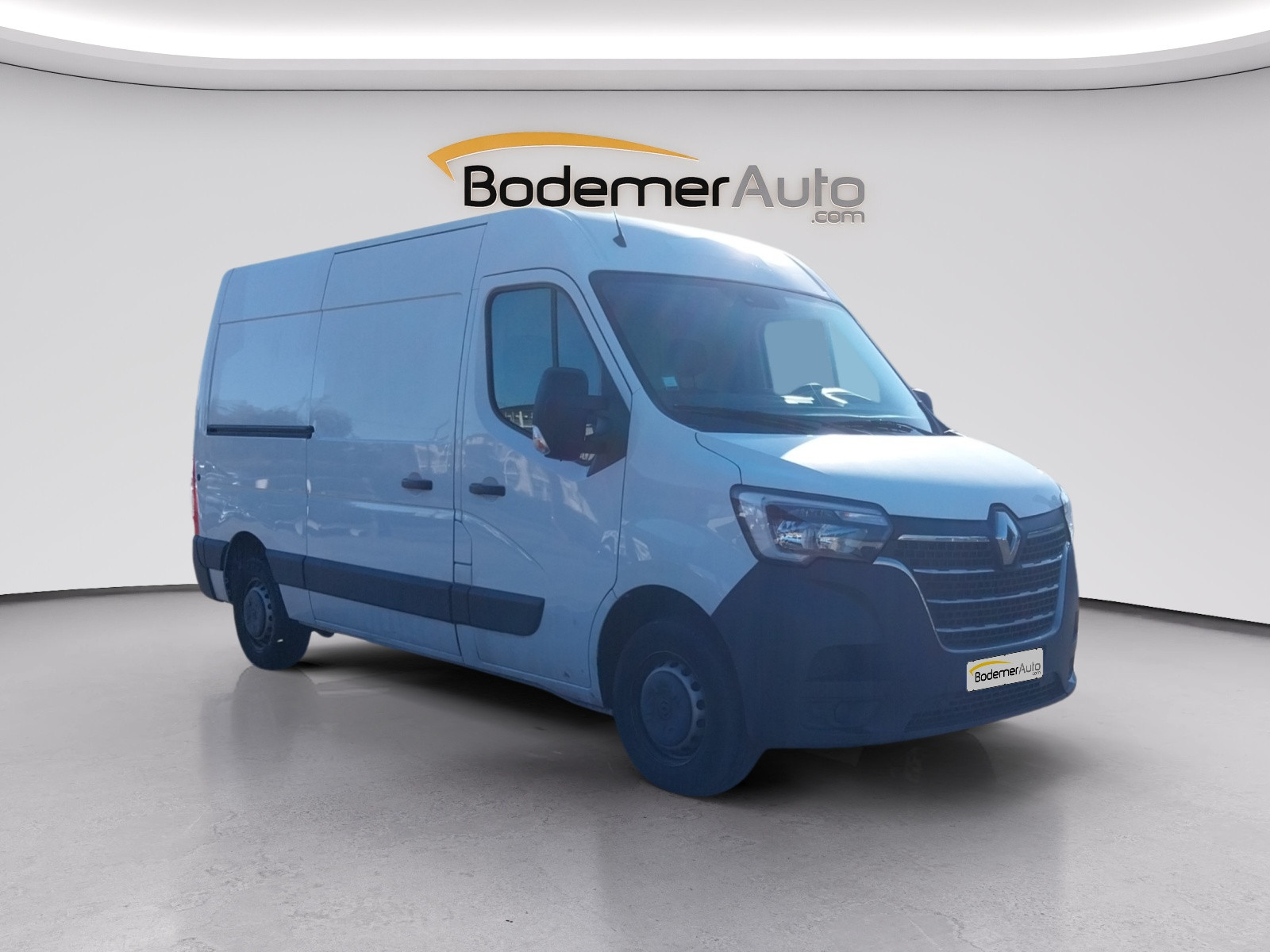 Vente en ligne Renault Master Fourgon MASTER FGN TRAC F3300 L2H2 BLUE DCI 150 au prix de 22 900 €