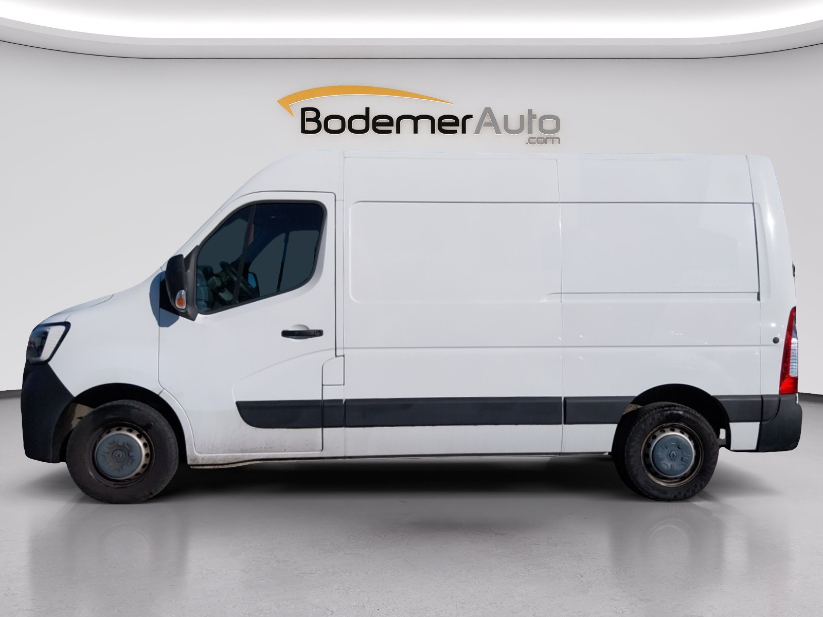 Vente en ligne Renault Master Fourgon MASTER FGN TRAC F3300 L2H2 BLUE DCI 150 au prix de 22 900 €